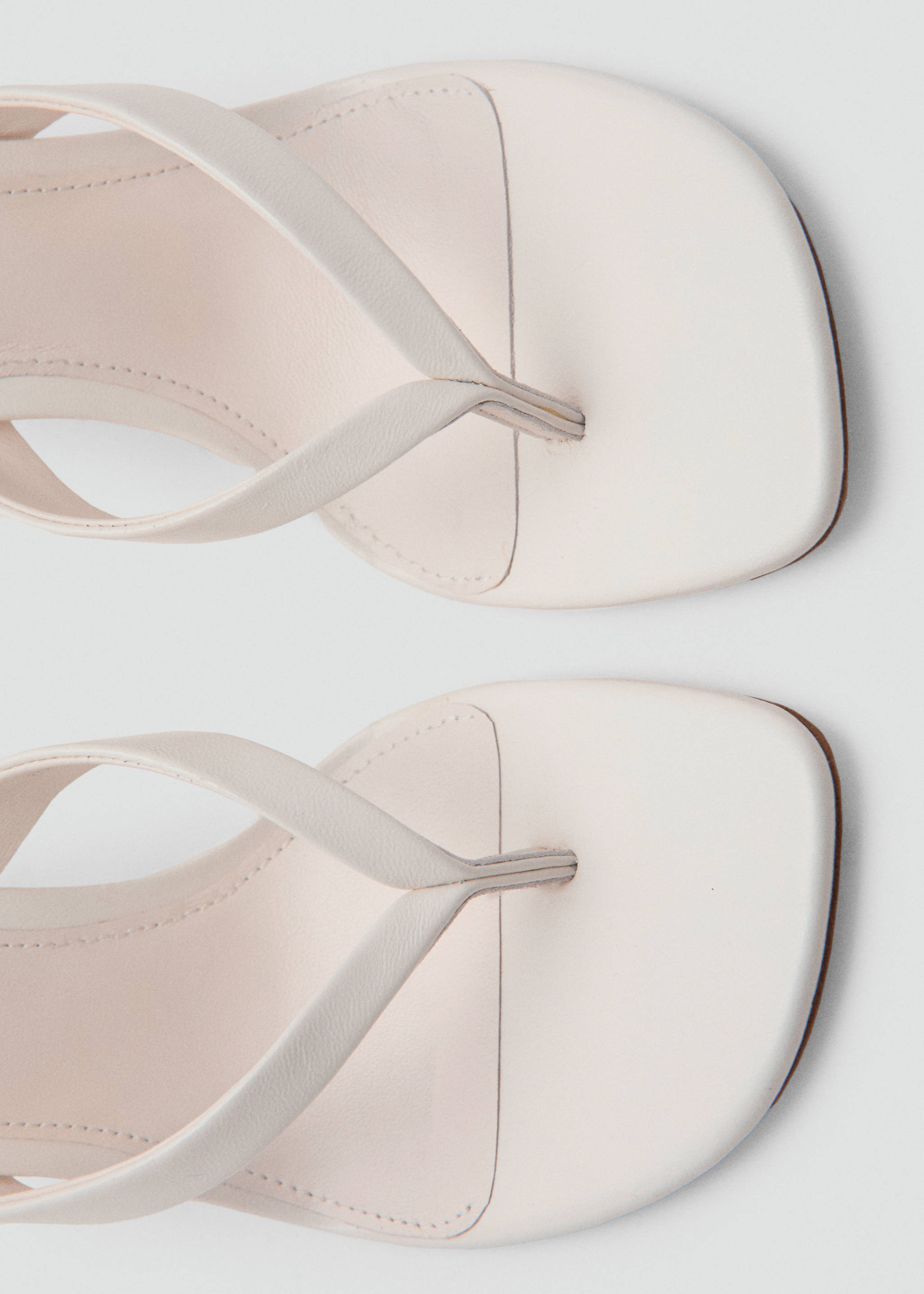 Lederriemensandale mit Absatz - Detail des Artikels 2