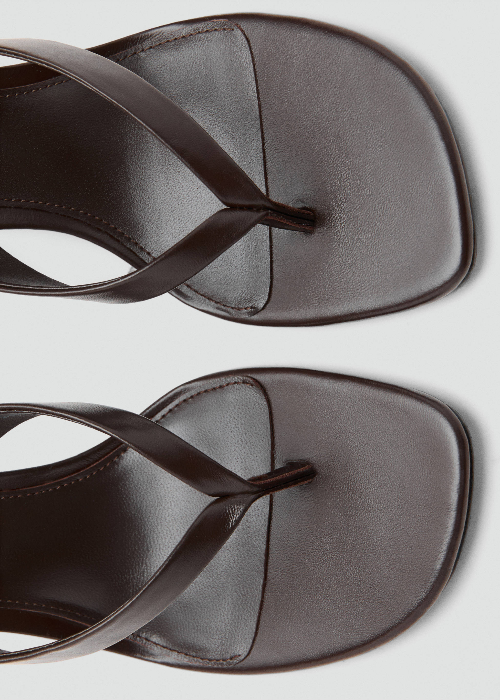 Magas sarkú, pántos bőrszandál - A termék adatai 1, Csokoládé. Ref: 27085996-00.