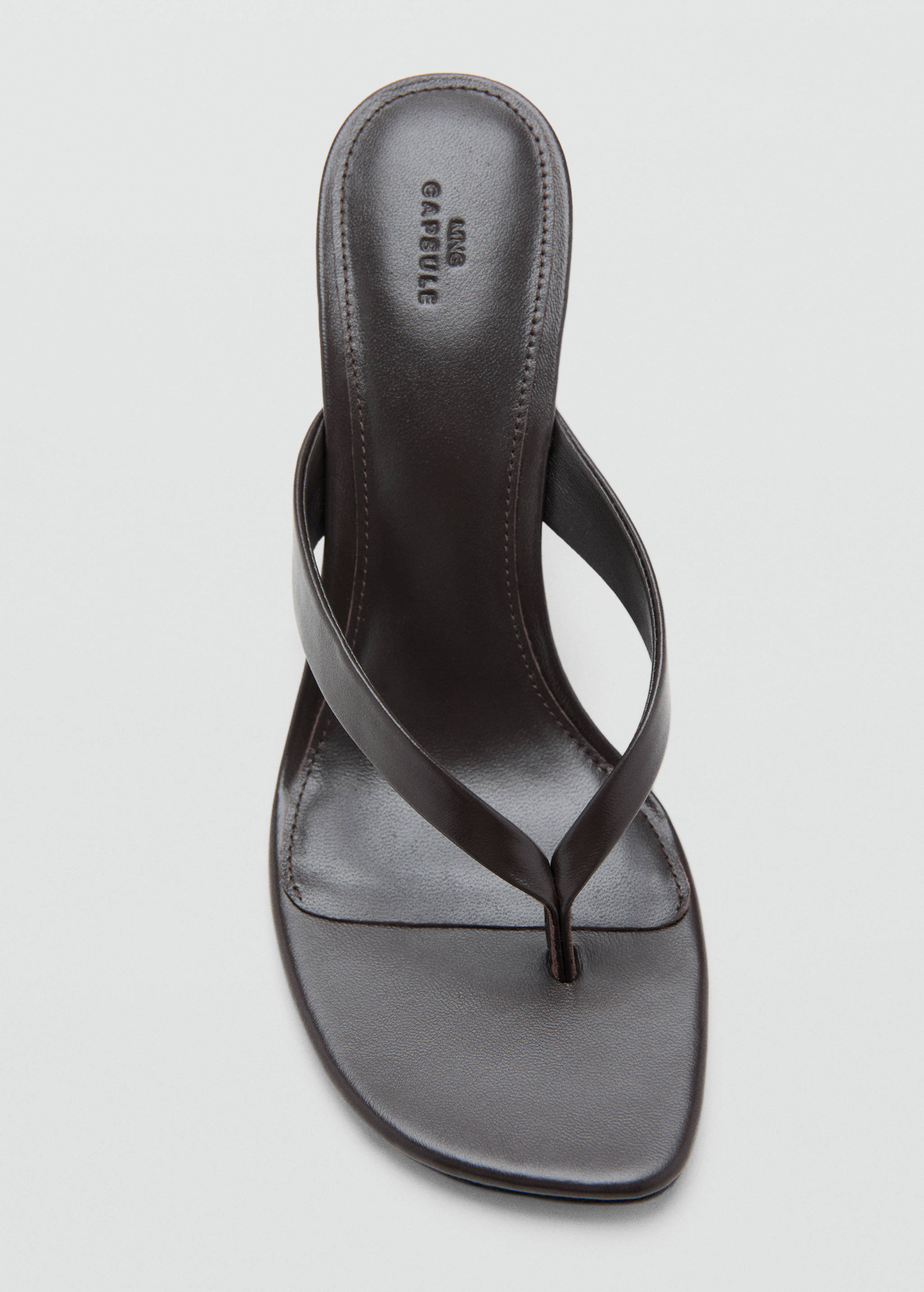 Sandália de pele com tiras e salto - Pormenor do artigo 3