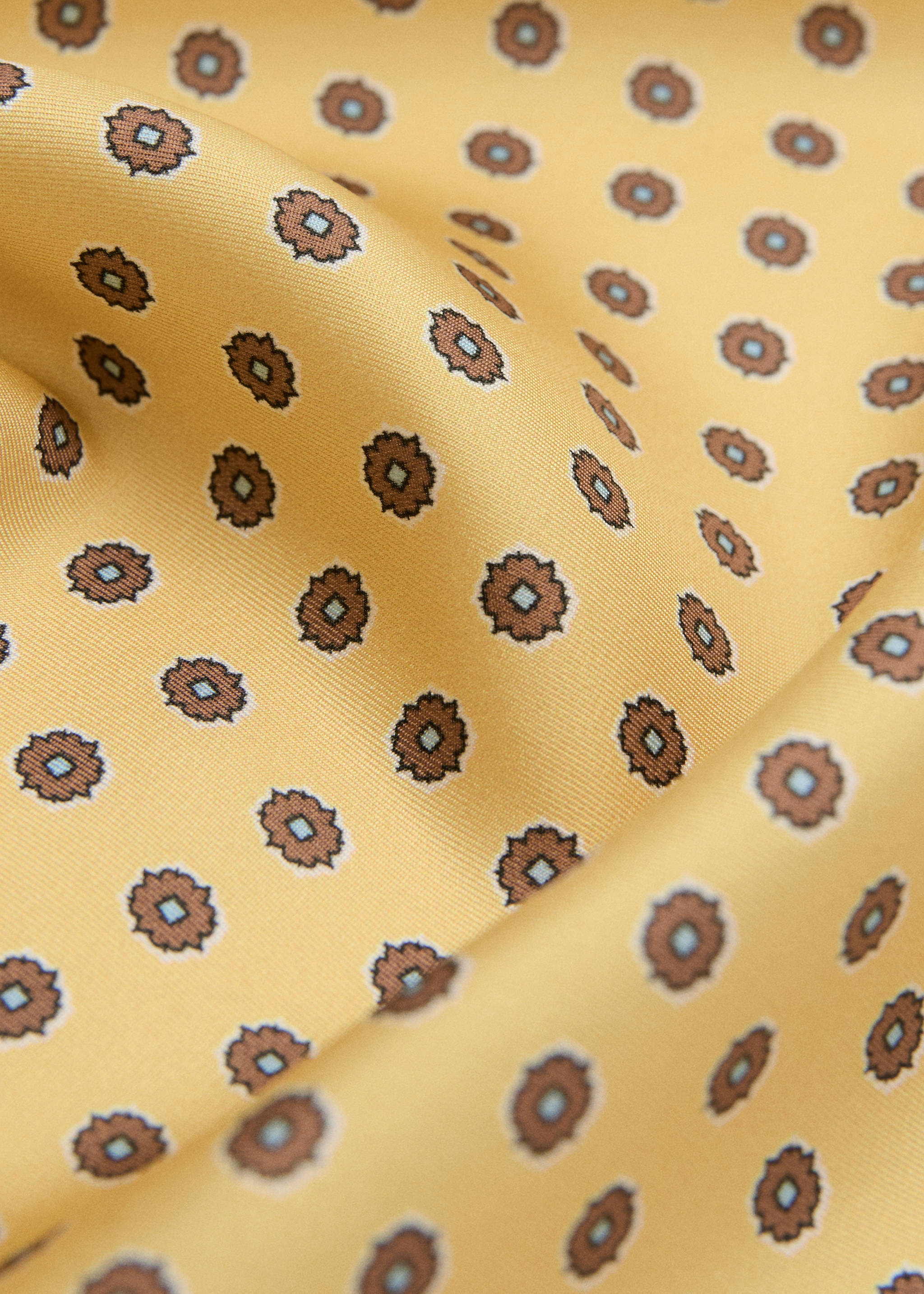 Pañuelo 100% seda estampado - Plano medio