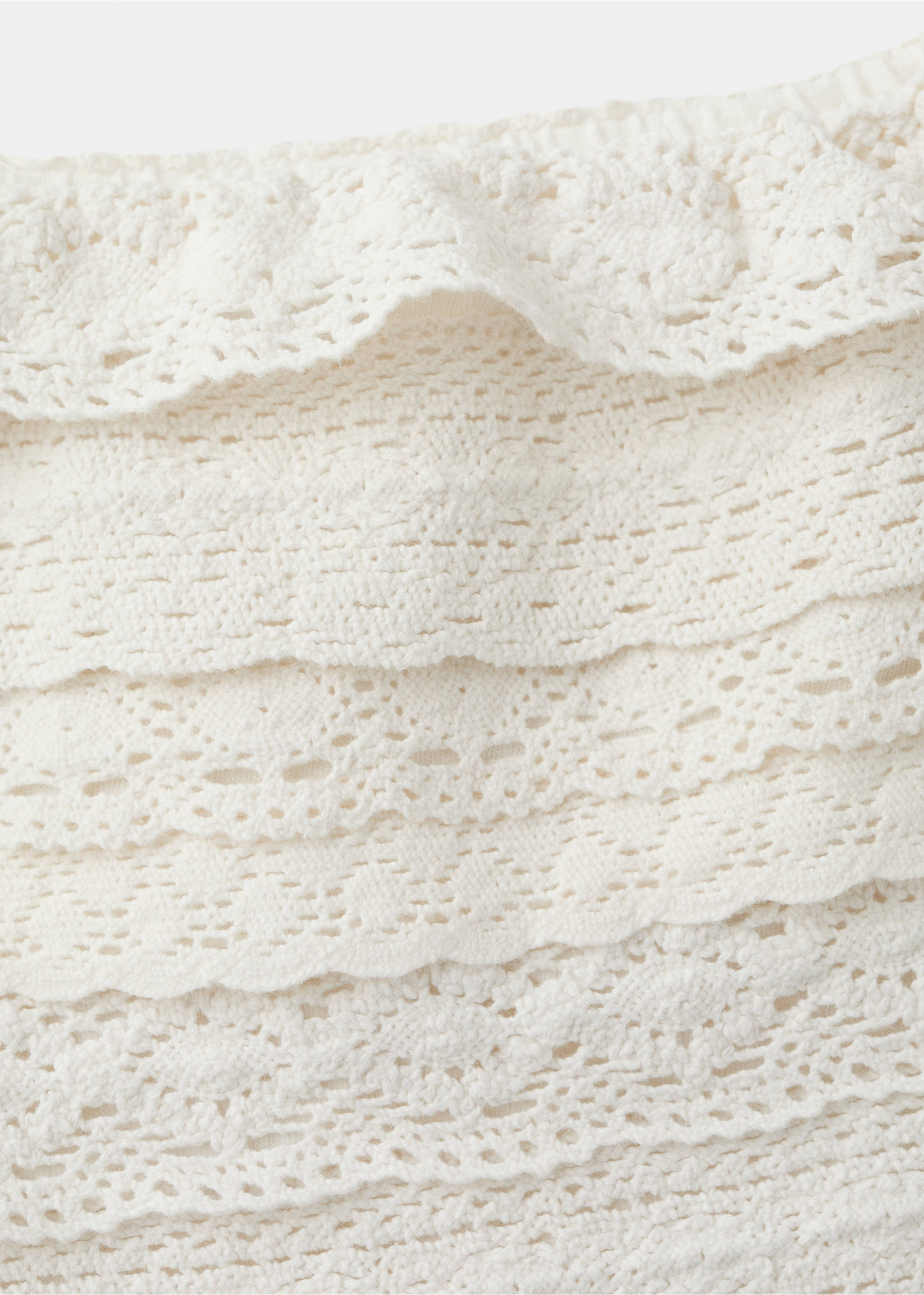 Crochet shorts with ruffles - Details of the article 0, Off White. Ref: 27086337-00.