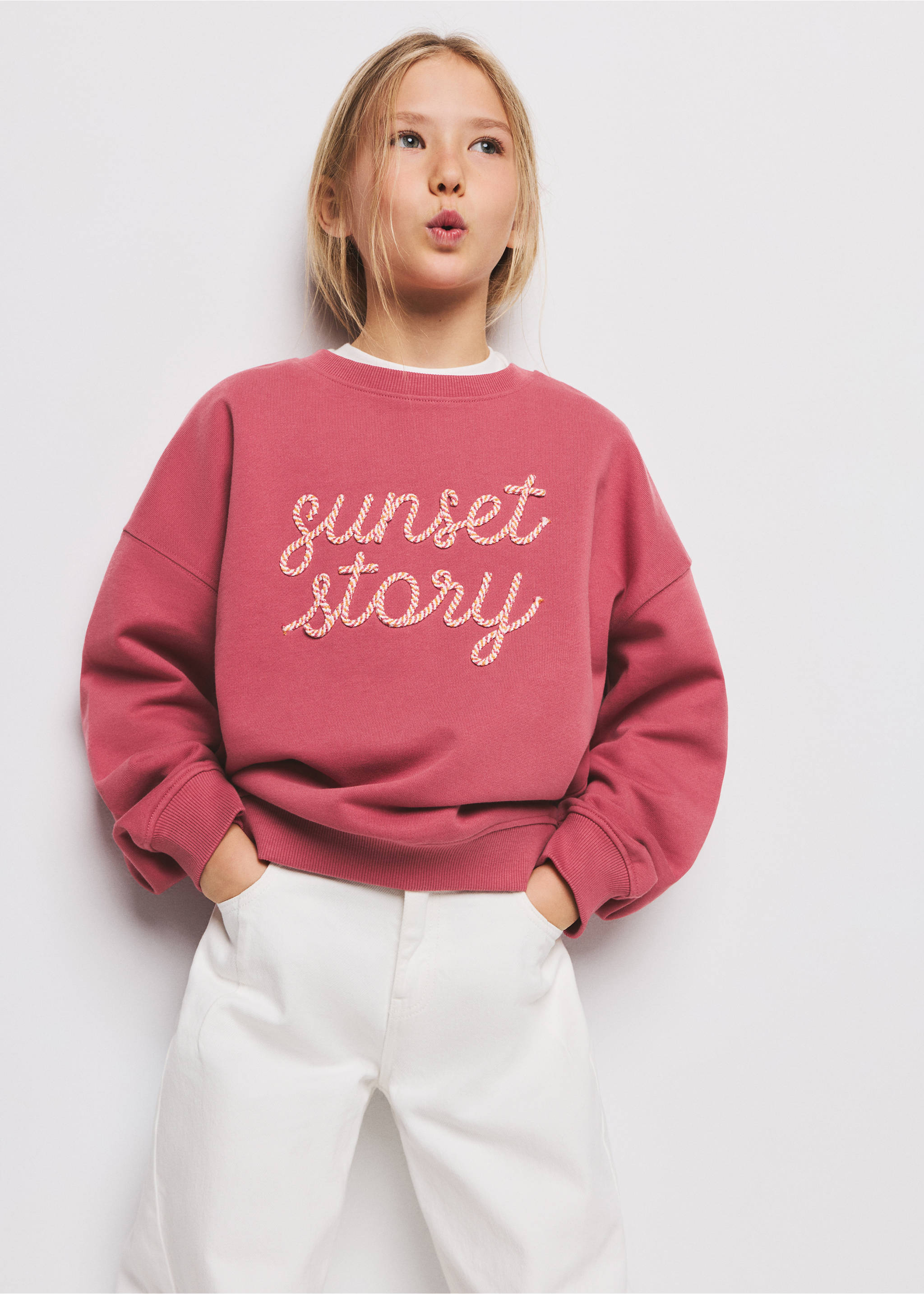 Embossed text sweatshirt - Medium plane, Strawberry. Ref: 27086342-00.