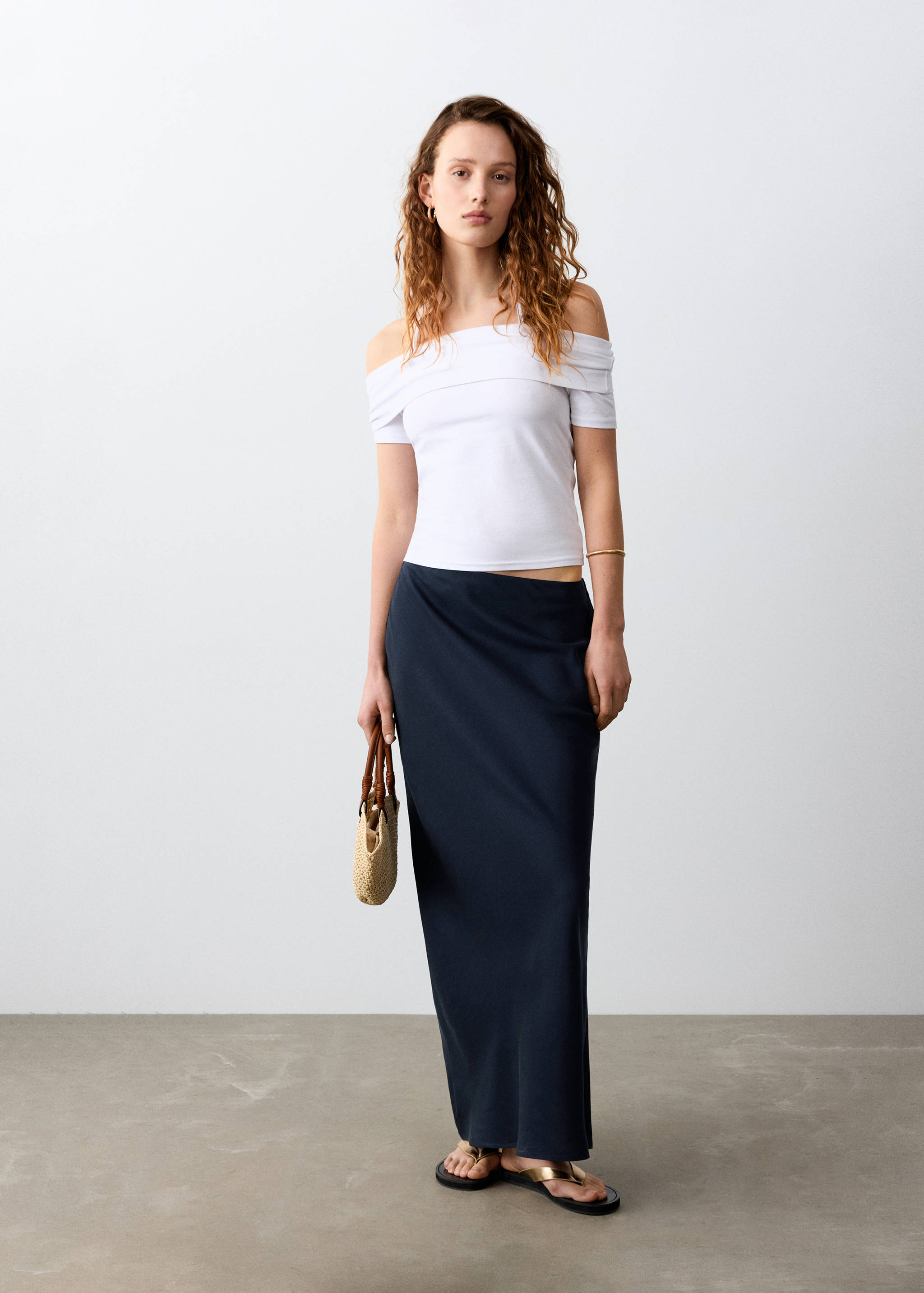 Длинная прямая юбка - Общий план