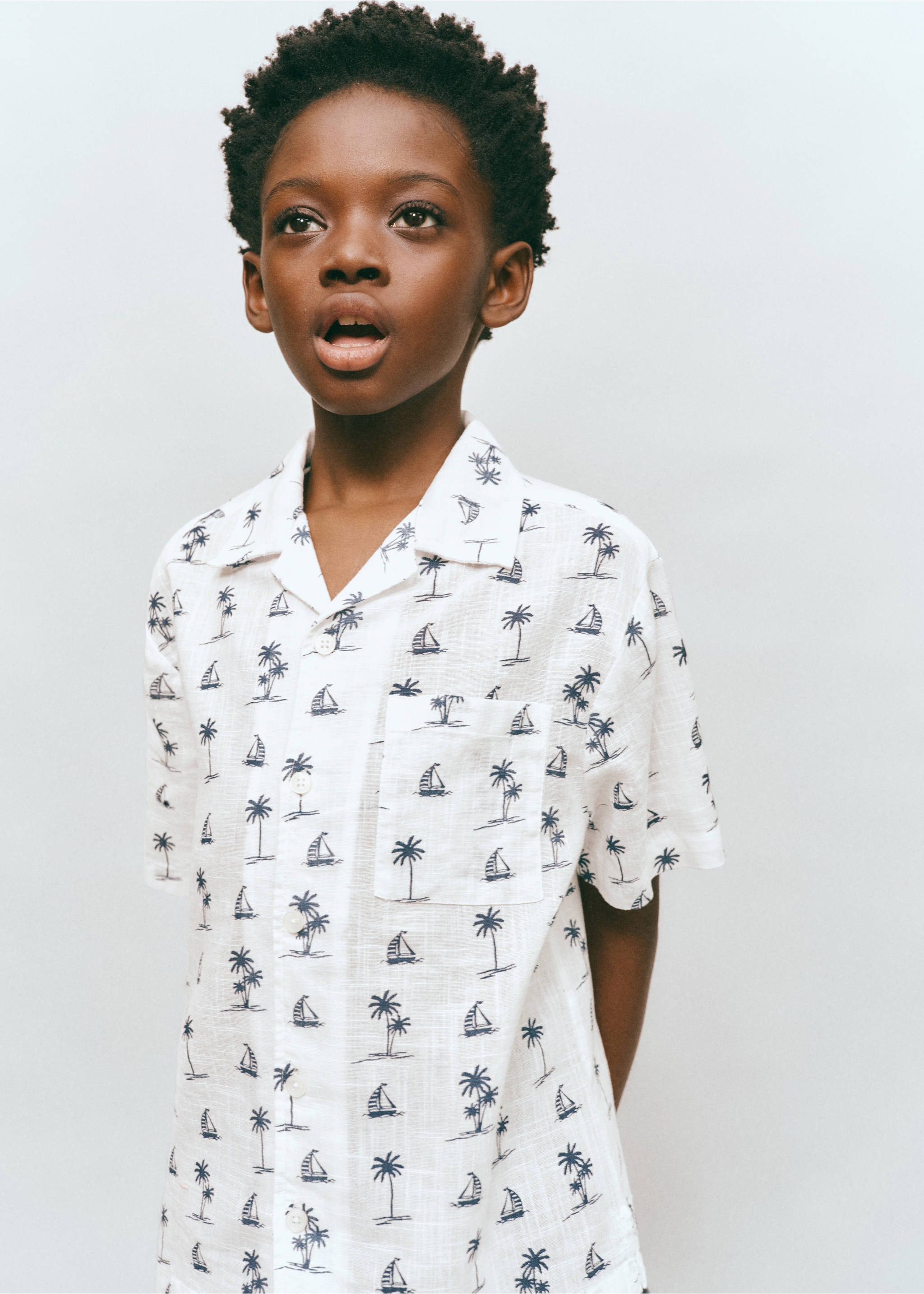 Camisa algodón estampado palmeras - Plano medio, Blanco roto. Ref: 27086728-00.