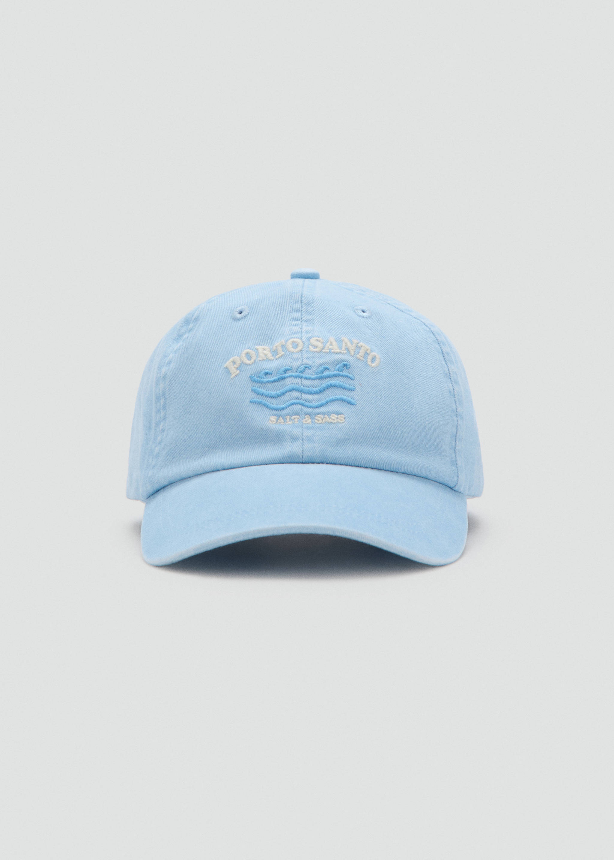 Хлопковая бейсболка с вышивкой - Средний план