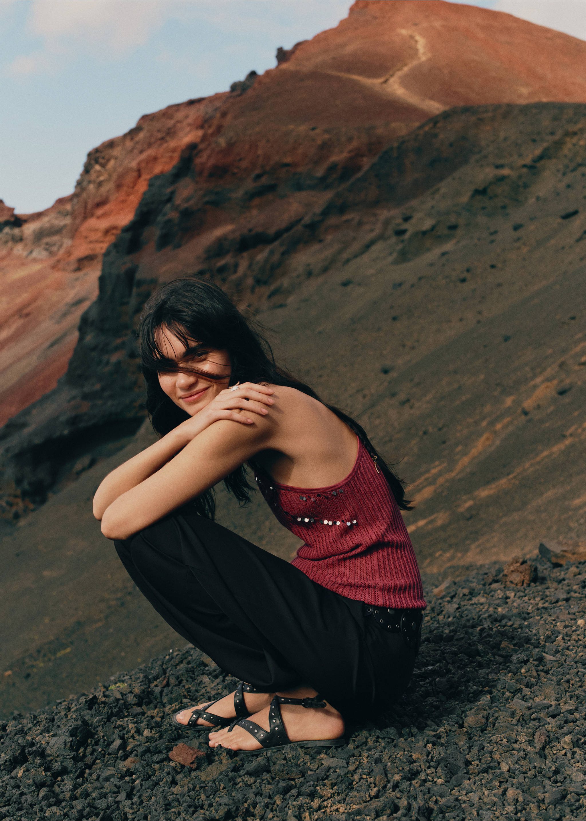 صندل جلدي بمسامير - تفاصيل المنتج 5, أسود. Ref: 27087135-00.