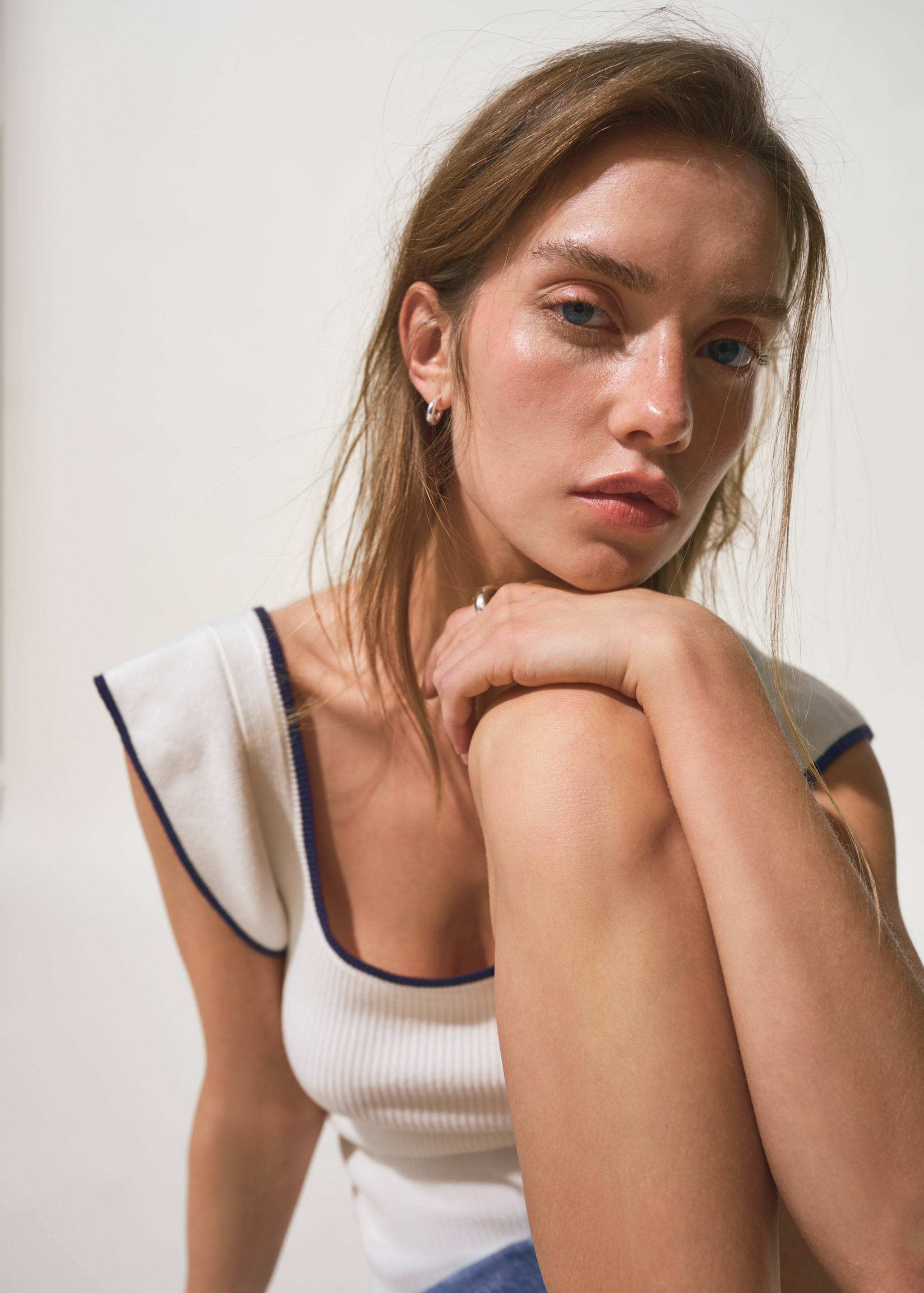 Two-tone ruffle top - Details of the article 1