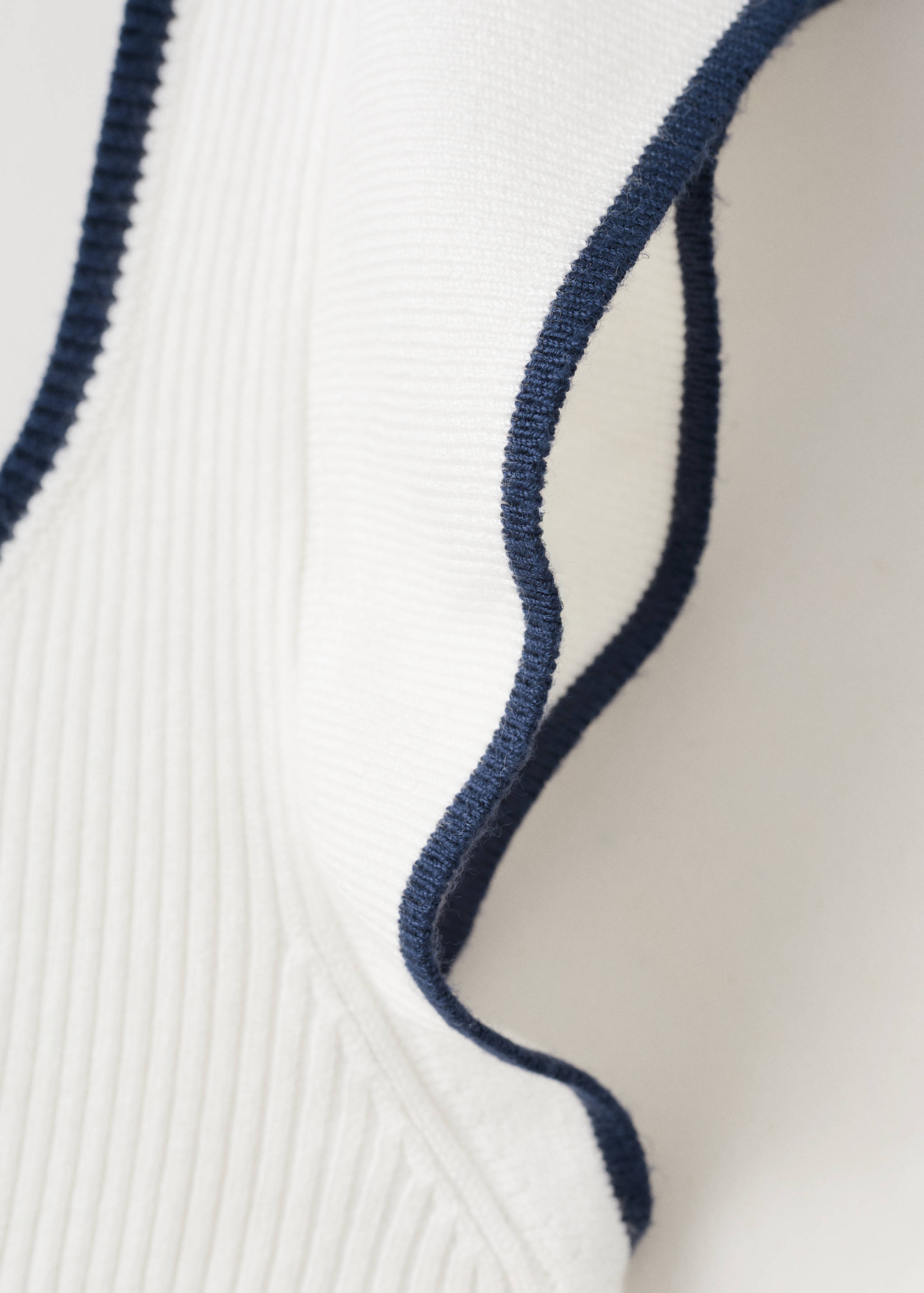 Two-tone ruffle top - Details of the article 0