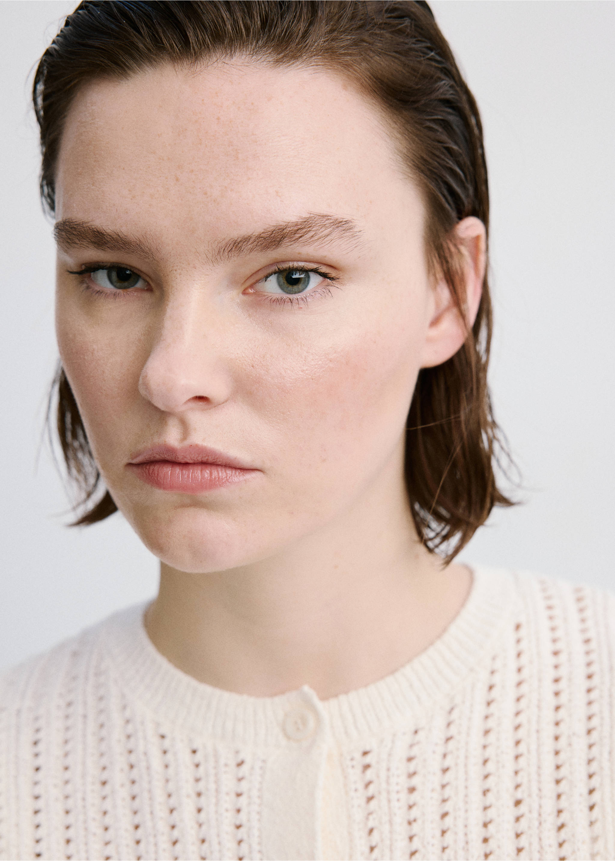 Openwork knit cardigan - Details of the article 4, Ecru. Ref: 27087137-00.