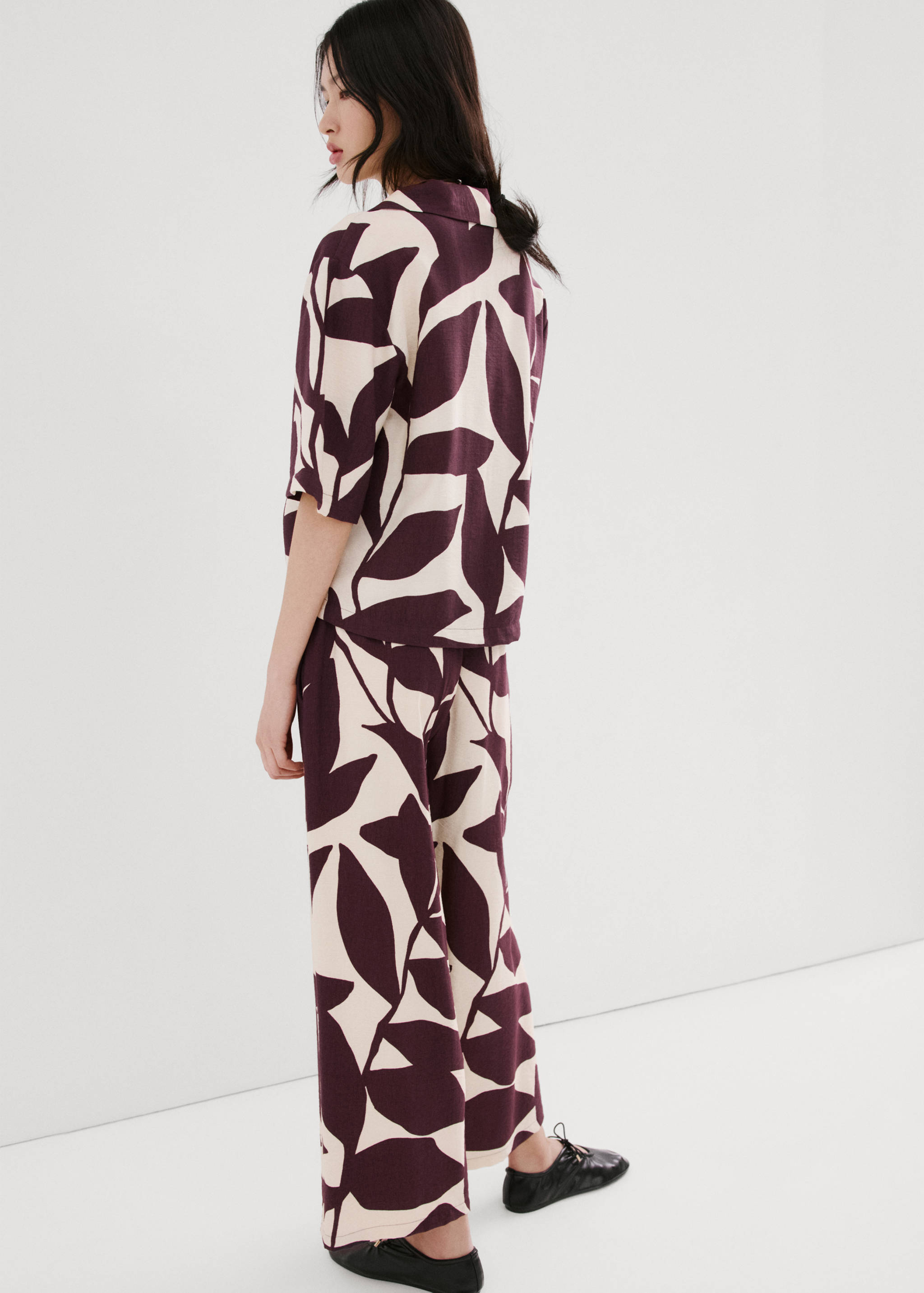 เสื้อเชิ้ตแขนสั้นพิมพ์ลาย - ด้านหลังของสินค้า