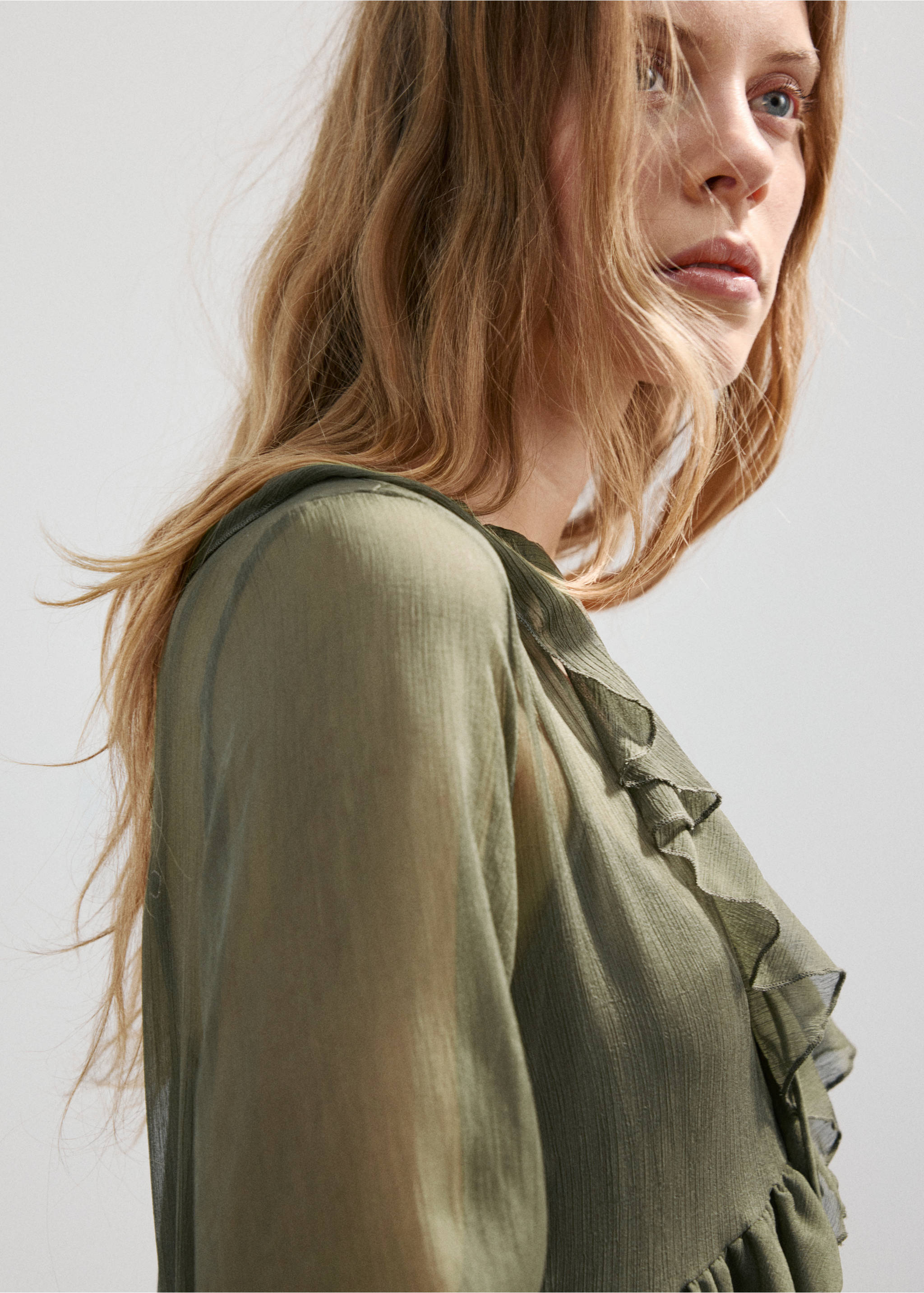 Ruffles flowy dress - Details of the article 2, Khaki. Ref: 27087149-00.