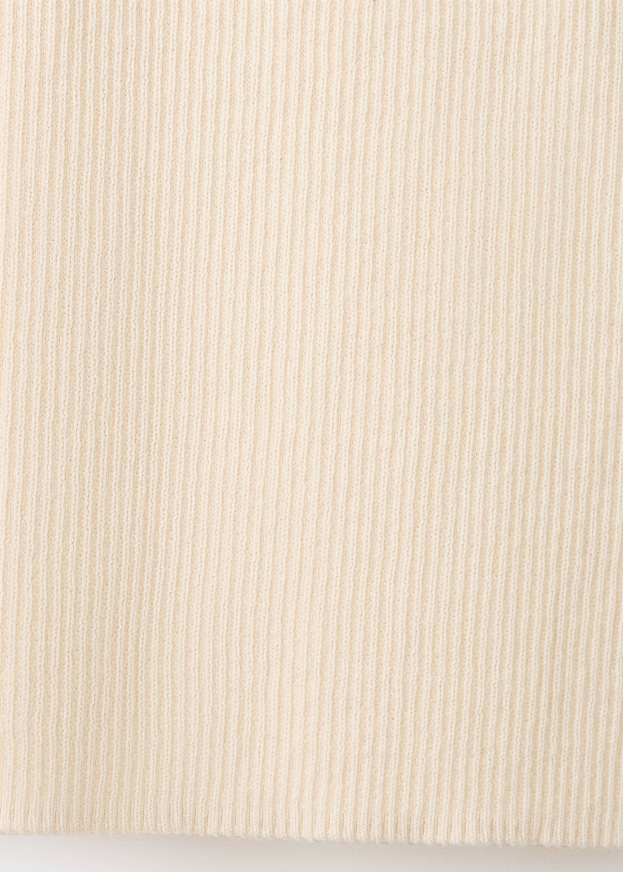 Fitted fine-knit top - Details of the article 0