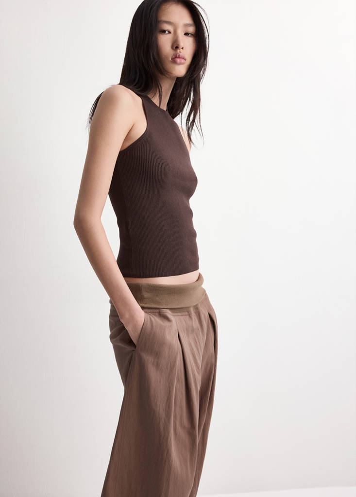 Fitted fine-knit top — Chocolate