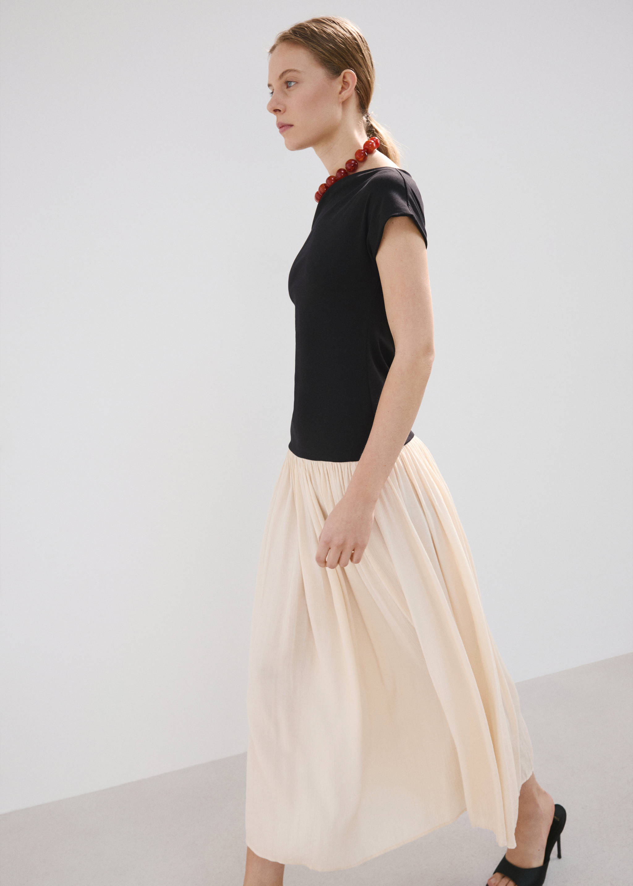 Vestit asimètric evasé - Detall de l'article 2