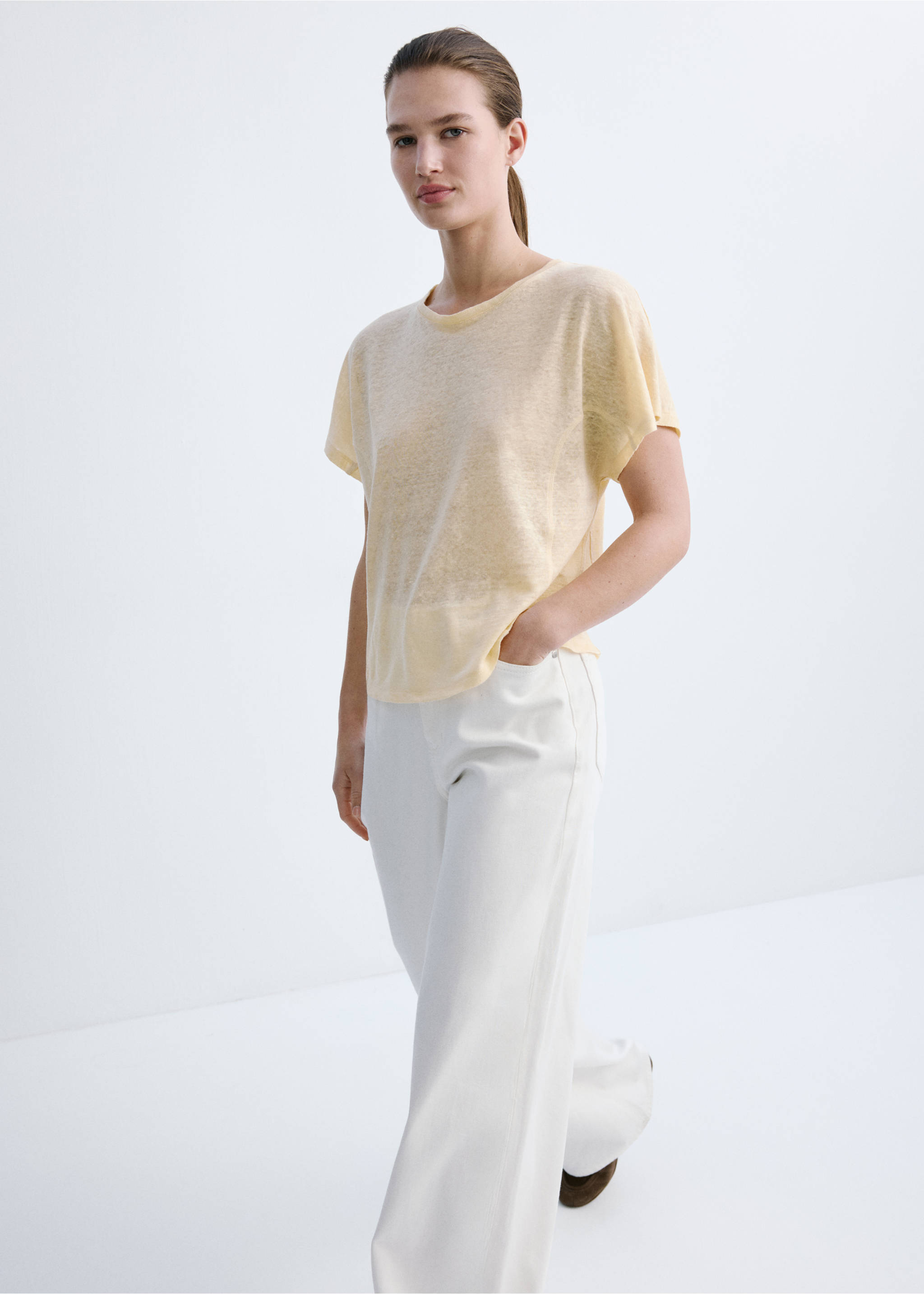 Short-sleeved linen t-shirt - Details of the article 4, Vanilla. Ref: 27087155-00.