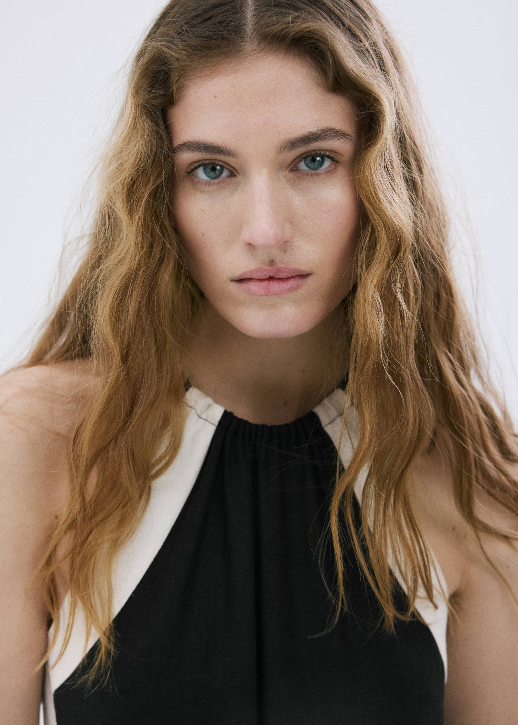 Linen halter jumpsuit - Details of the article 1