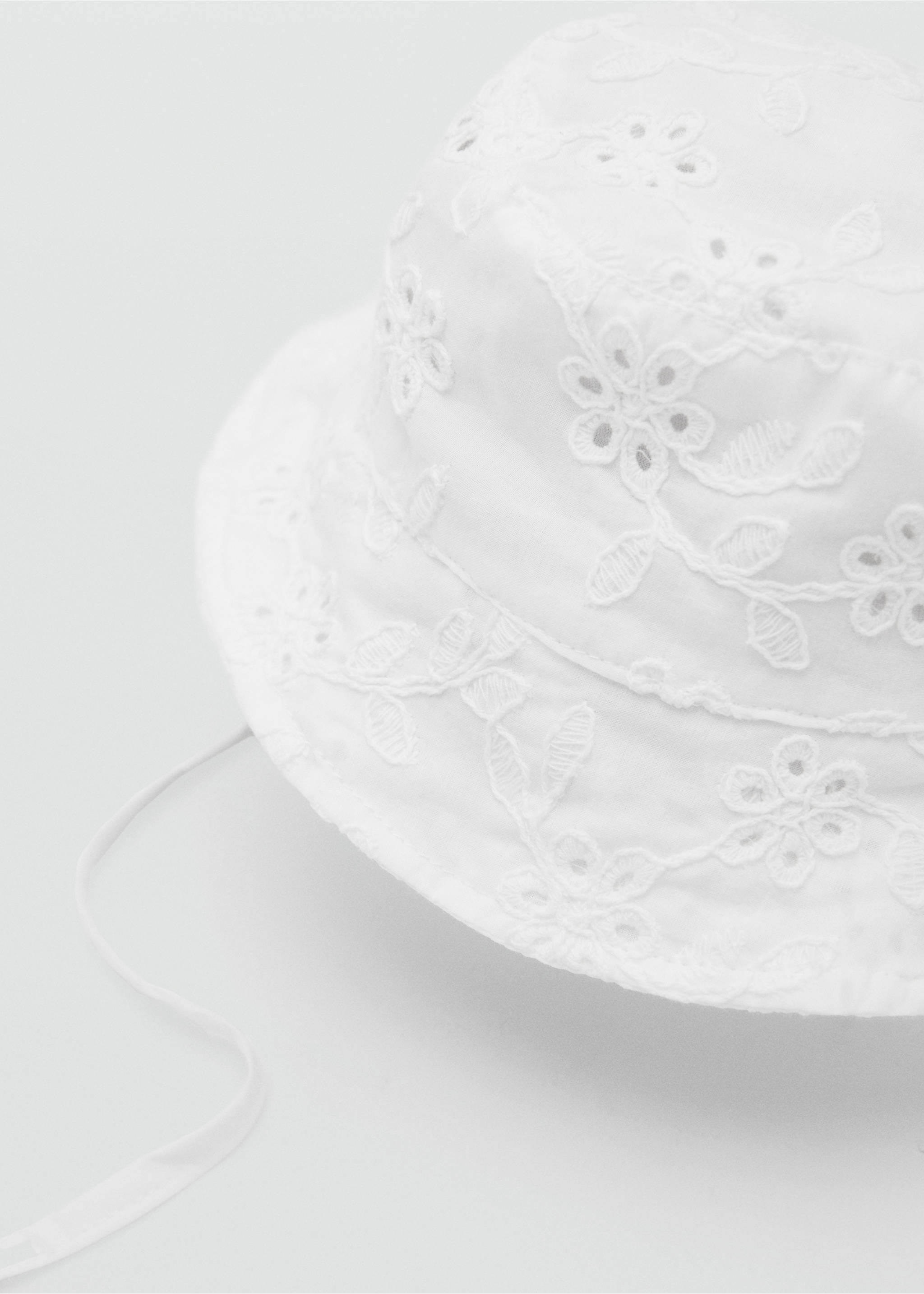 Gorra brodat floral - Revers de l'article, Blanc. Ref: 27087161-00.