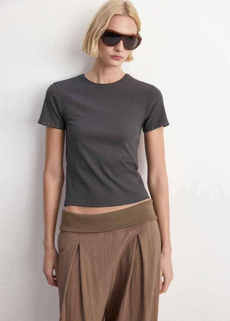 Short-sleeve studded T-shirt — Charcoal