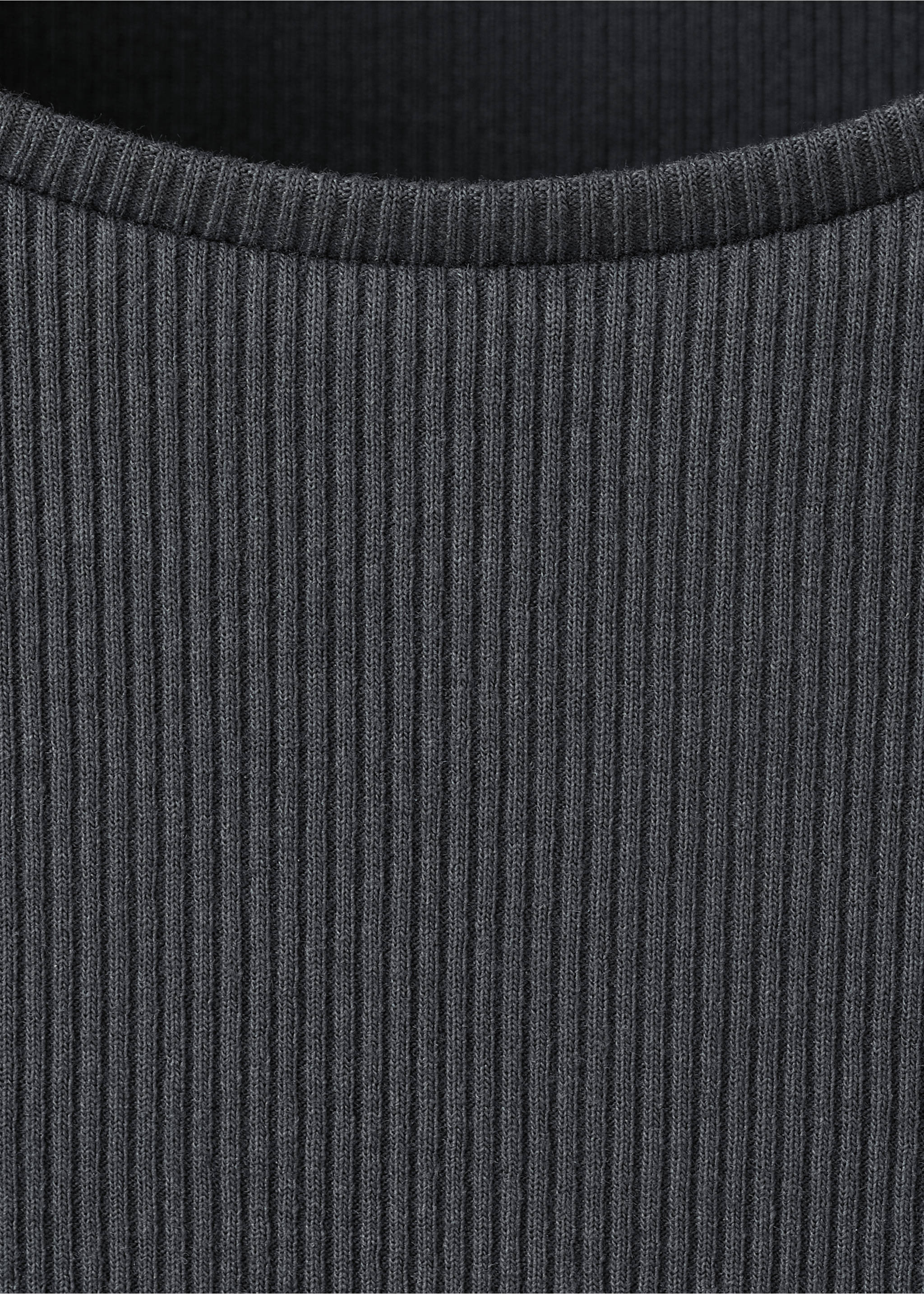 Short-sleeve studded T-shirt - Details of the article 8, Charcoal. Ref: 27087165-00.