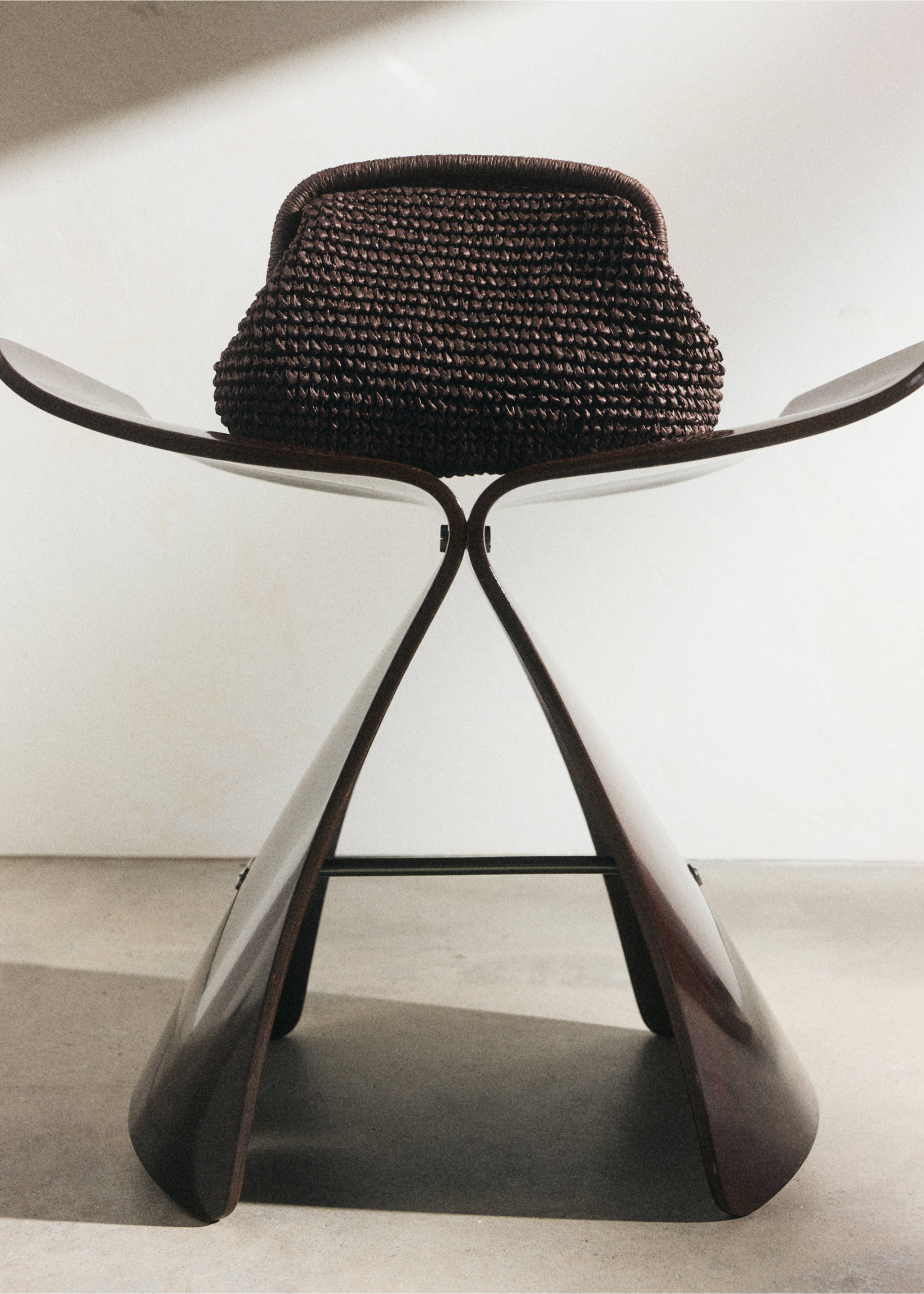 Pochette en fibre naturelle - Détail de l'article 6, Chocolat. Ref: 27087775-00.