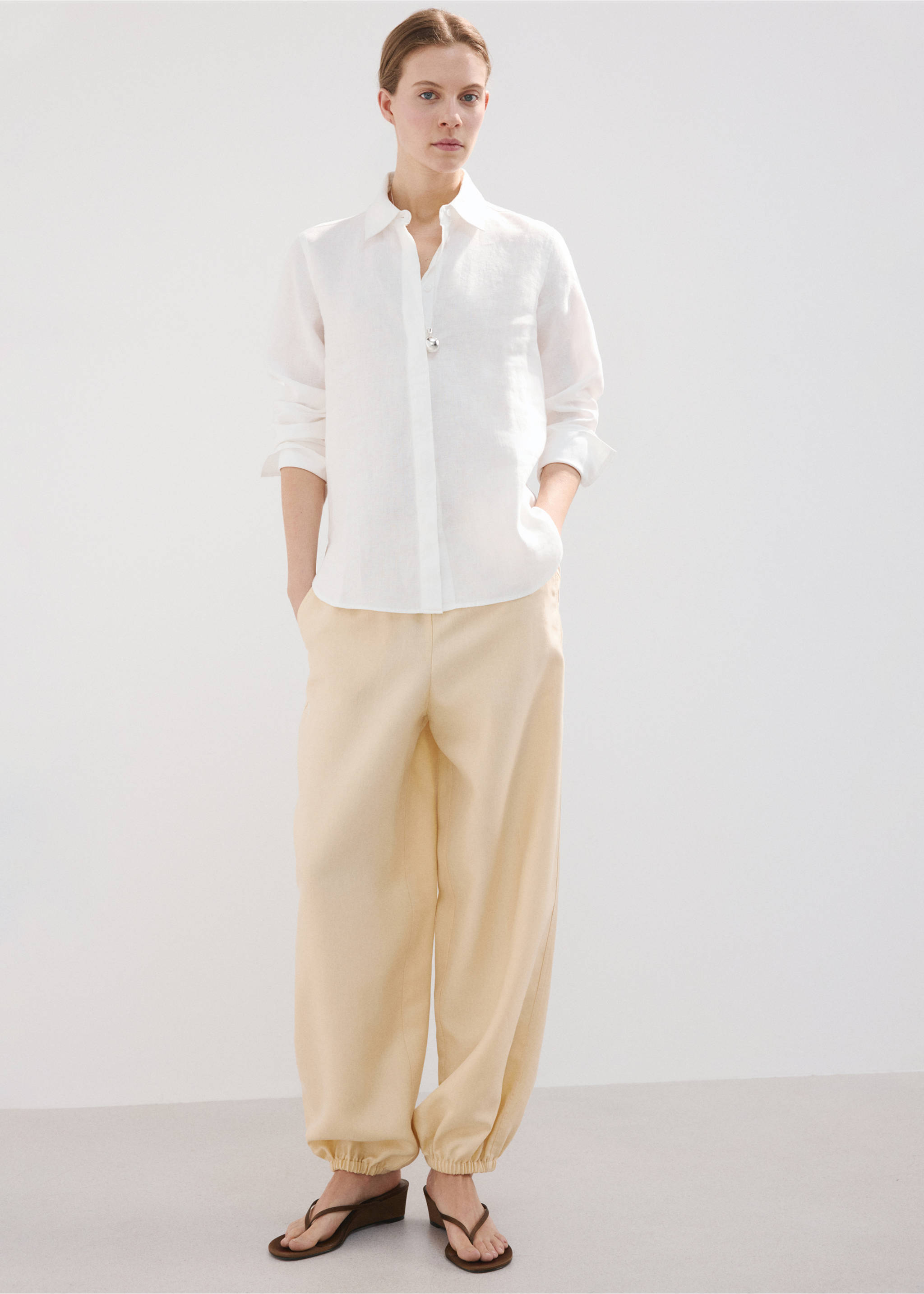 Camisa recta lino - Plano general, Blanco. Ref: 27087781-00.