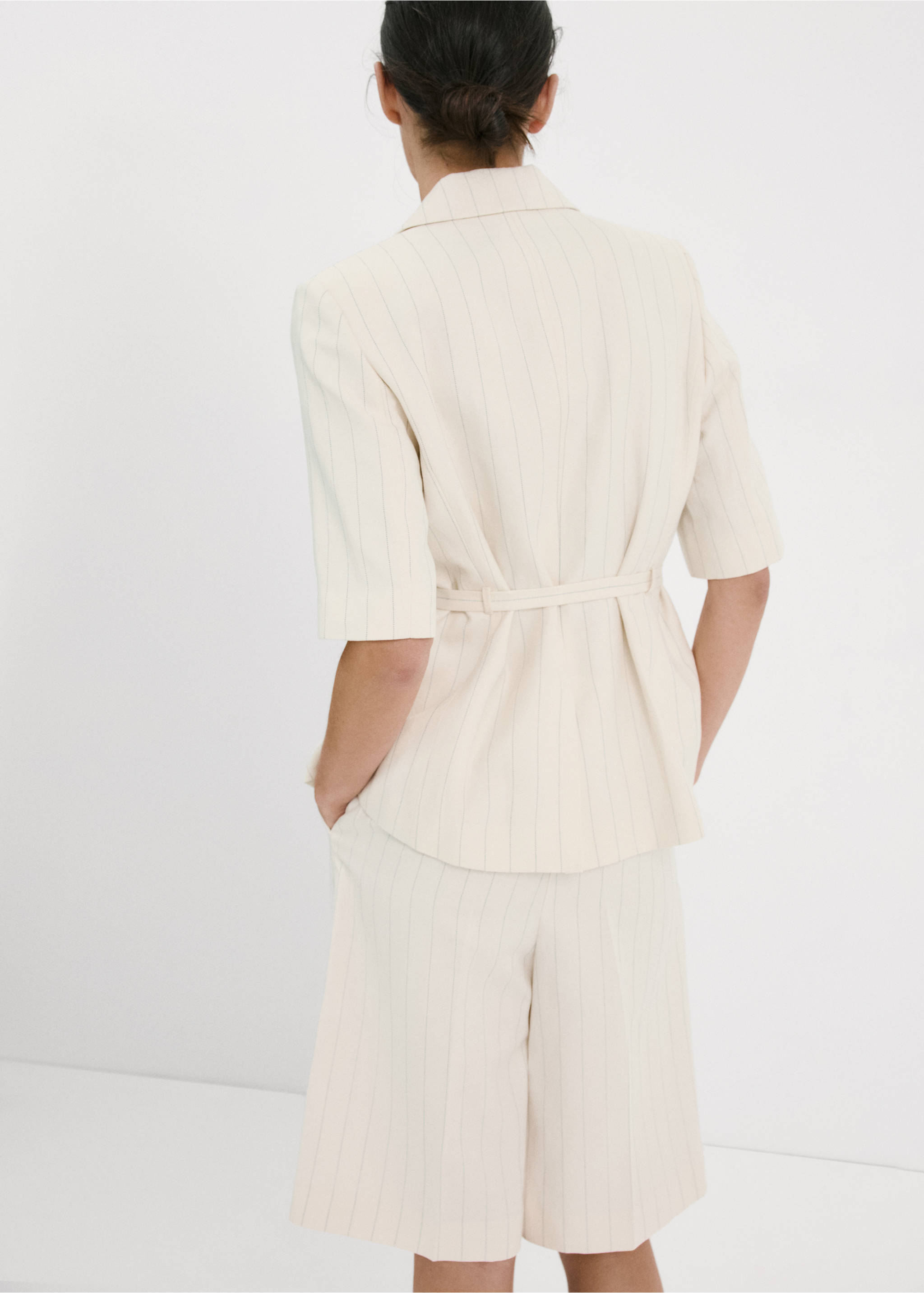 Blazer costume lin ceinture - Verso de l’article, Écru. Ref: 27087782-00.