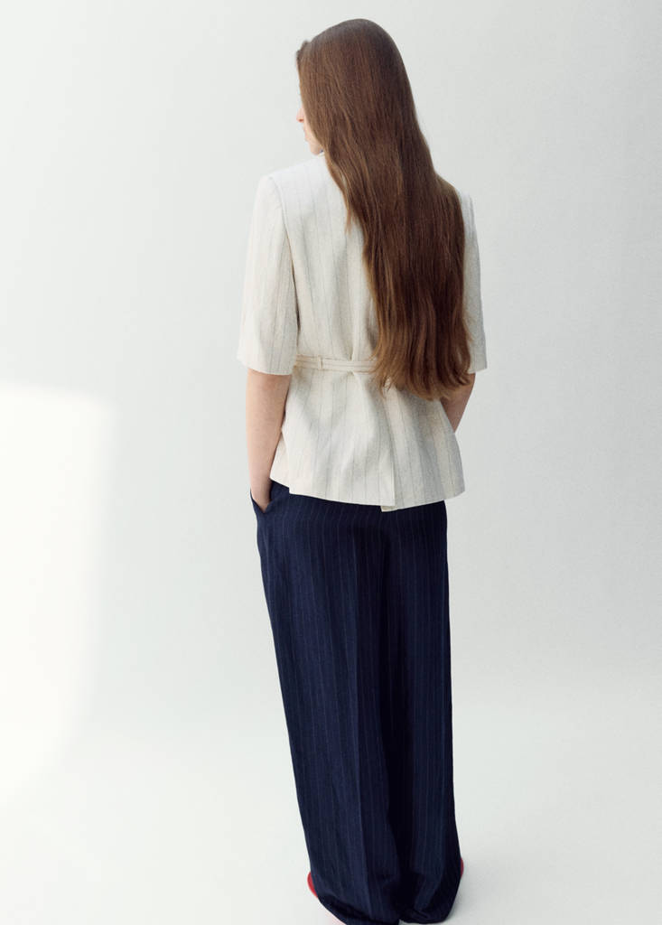 Linen suit jacket with belt — Ecru