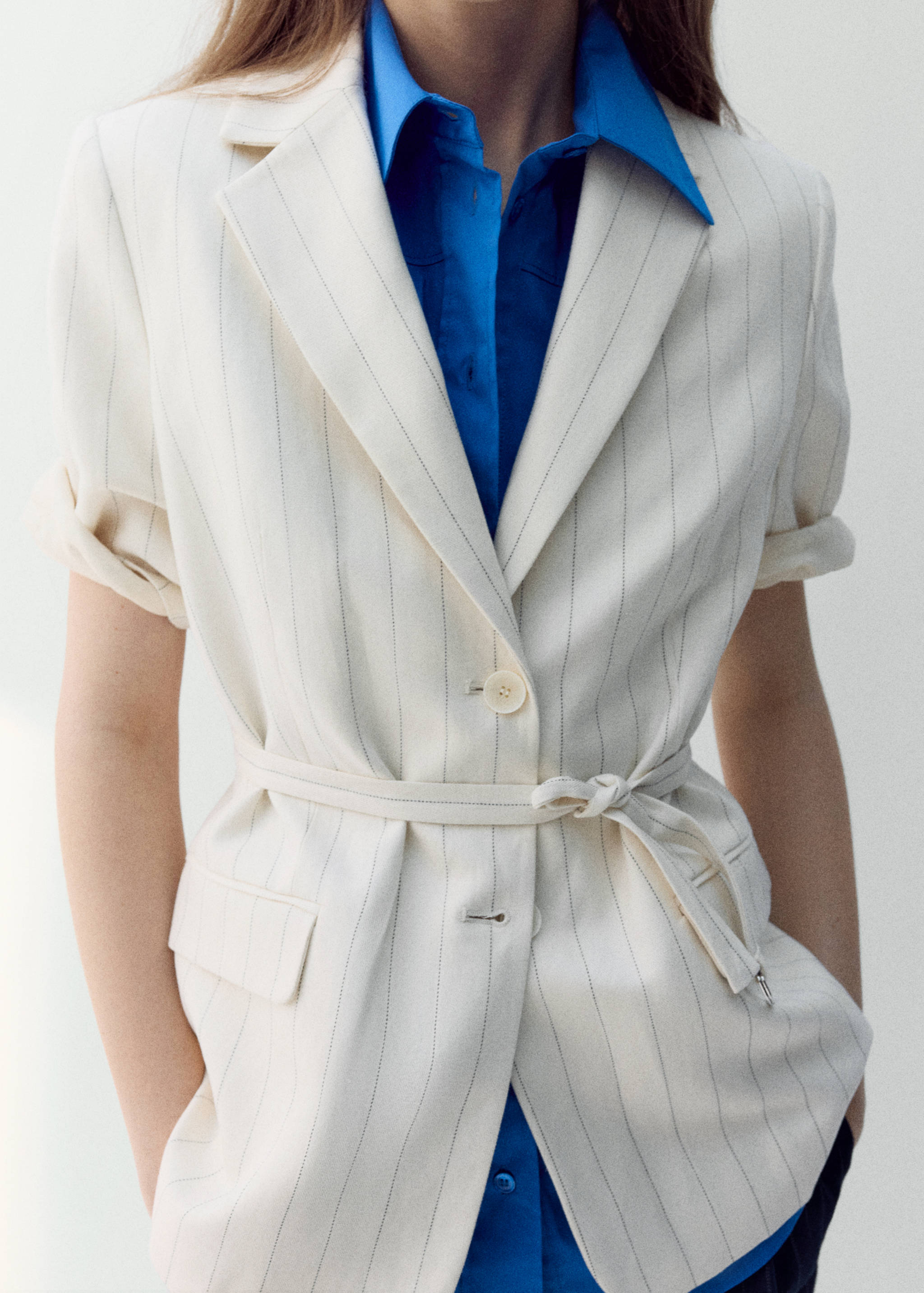 Linen suit jacket with belt - Details of the article 4
