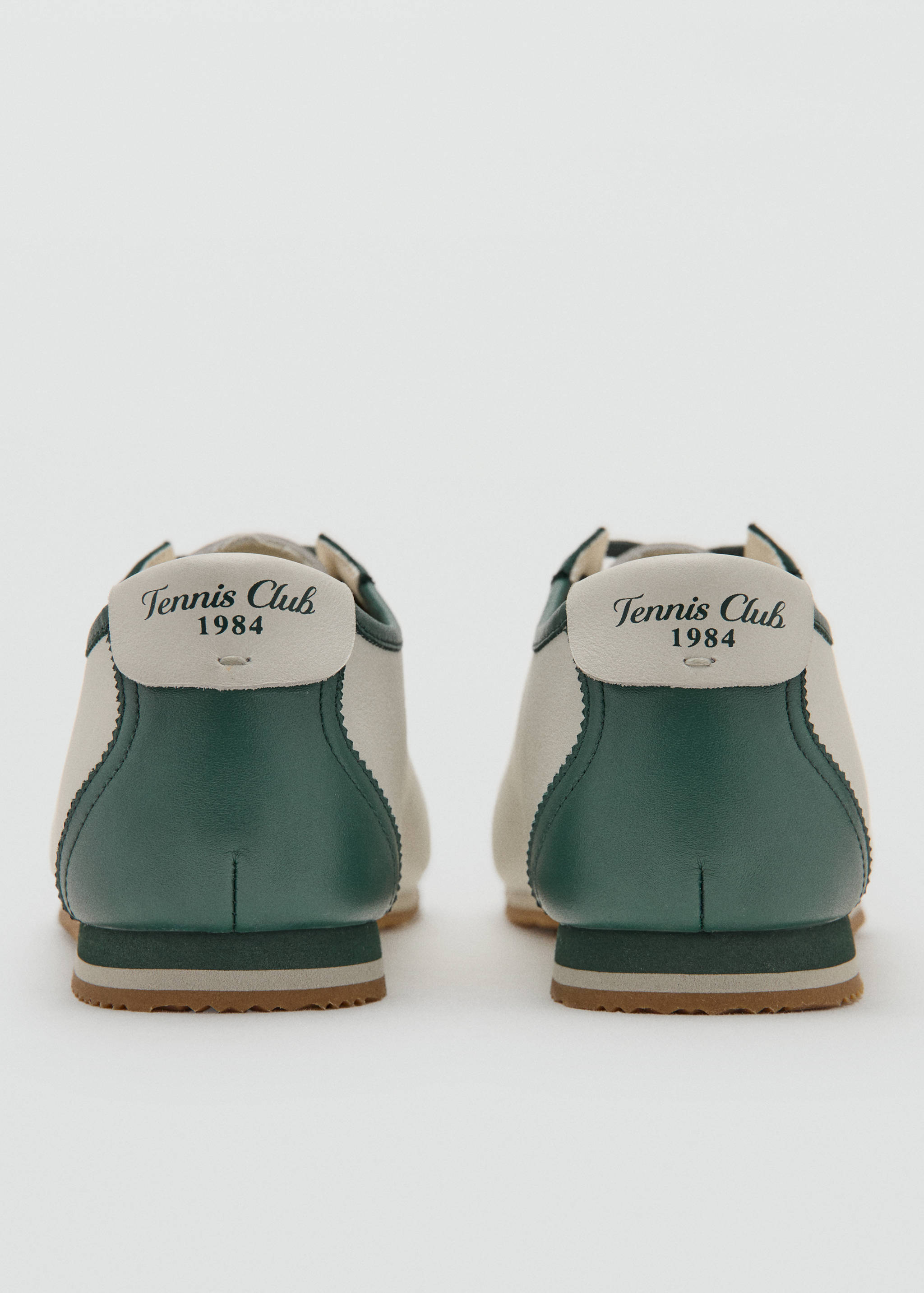 أحذية رياضية مزودة باجزاء من الجلد - تفاصيل المنتج 2