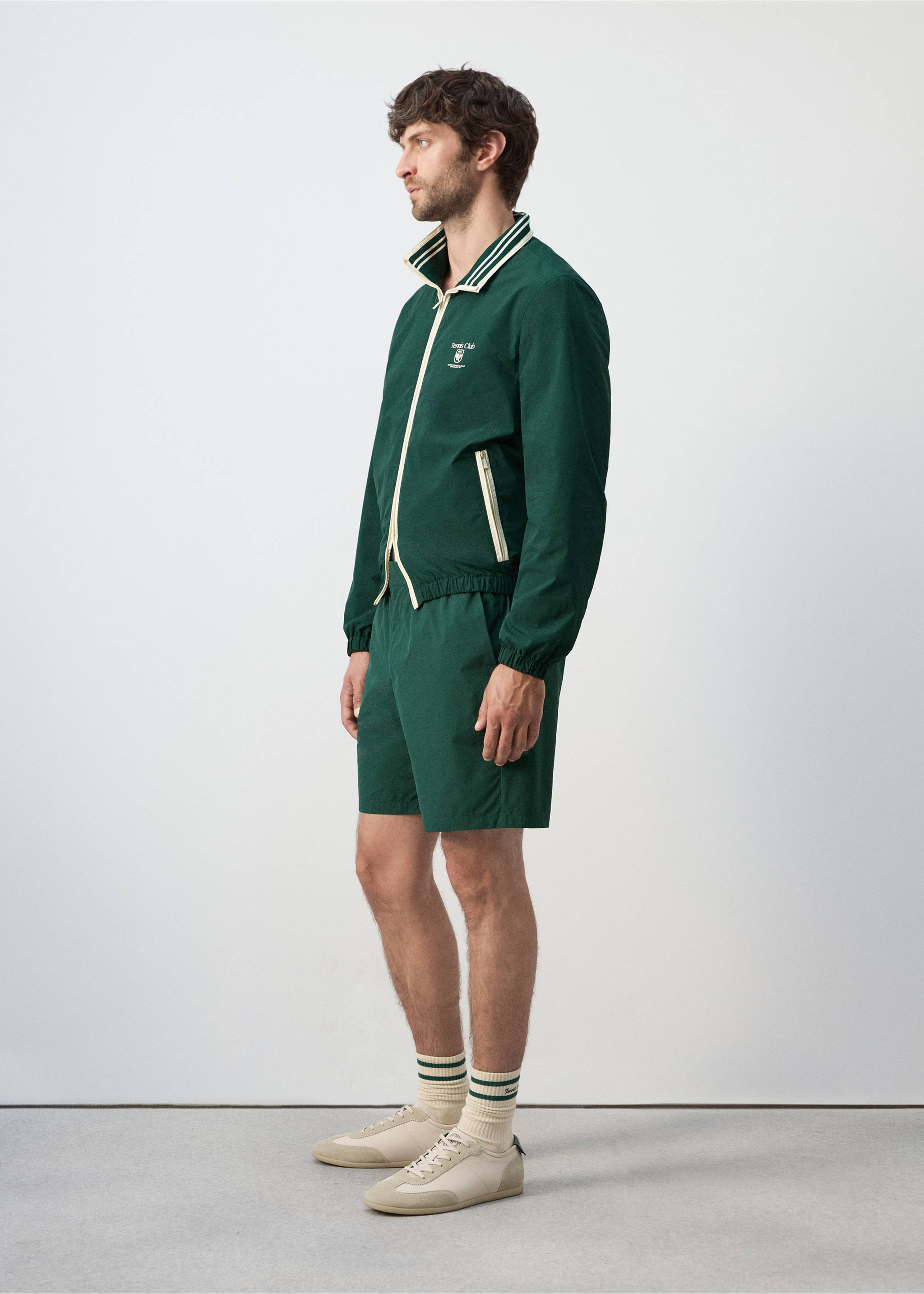 Regular fit embroidered bermuda shorts - Details of the article 2, Dark Green. Ref: 27087786-00.