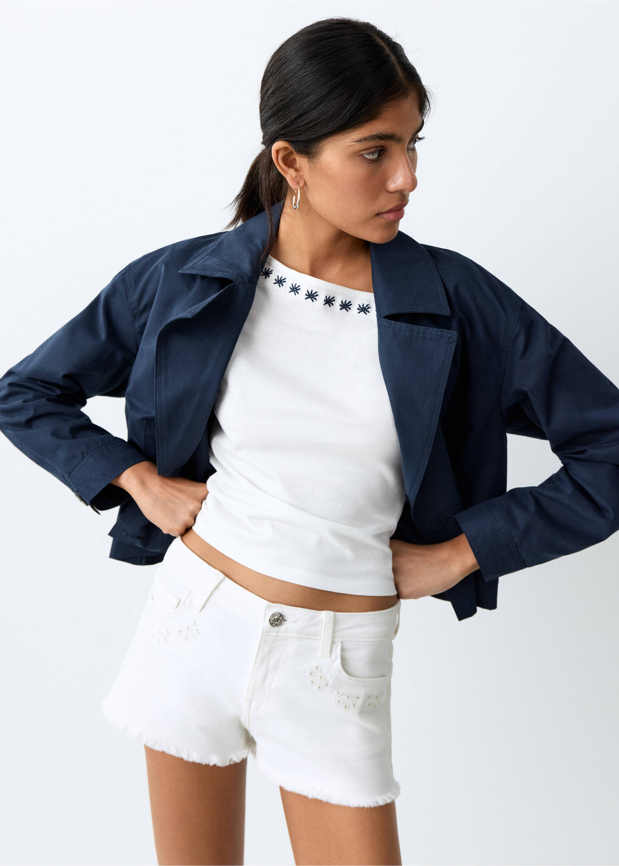 Shorts detalles bordados - Plano medio, Blanco. Ref: 27087794-00.