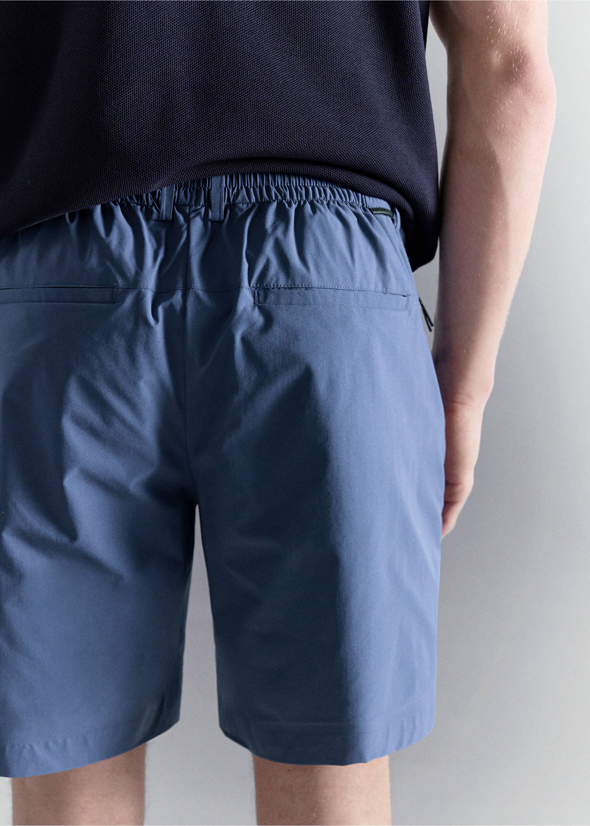 Bermuda Comfort Stretch résistant à l’eau - Détail de l'article 6, Bleu électrique. Ref: 27087893-00.