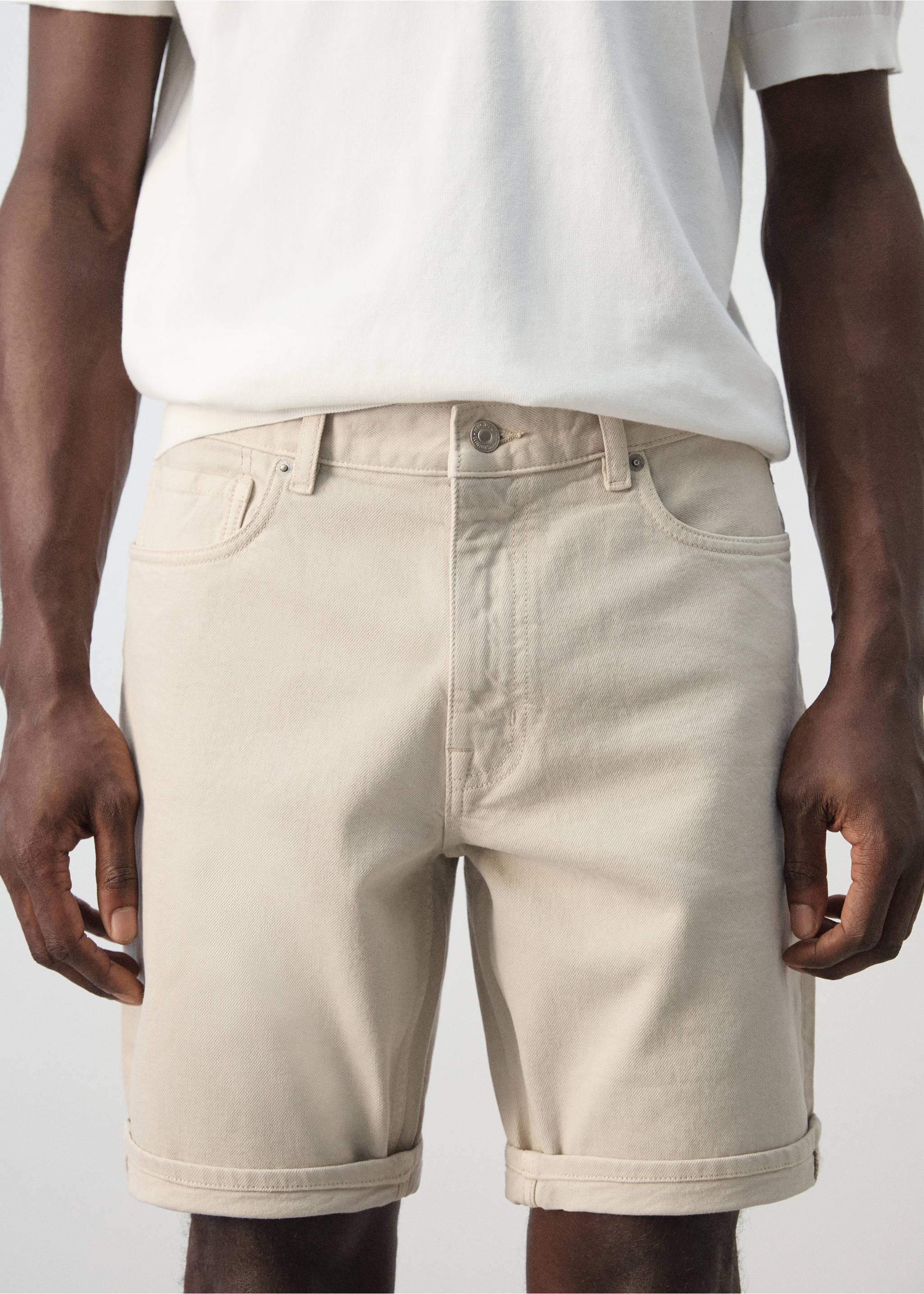 Bermuda en jean slim fit - Détail de l'article 1, Beige. Ref: 27087894-00.