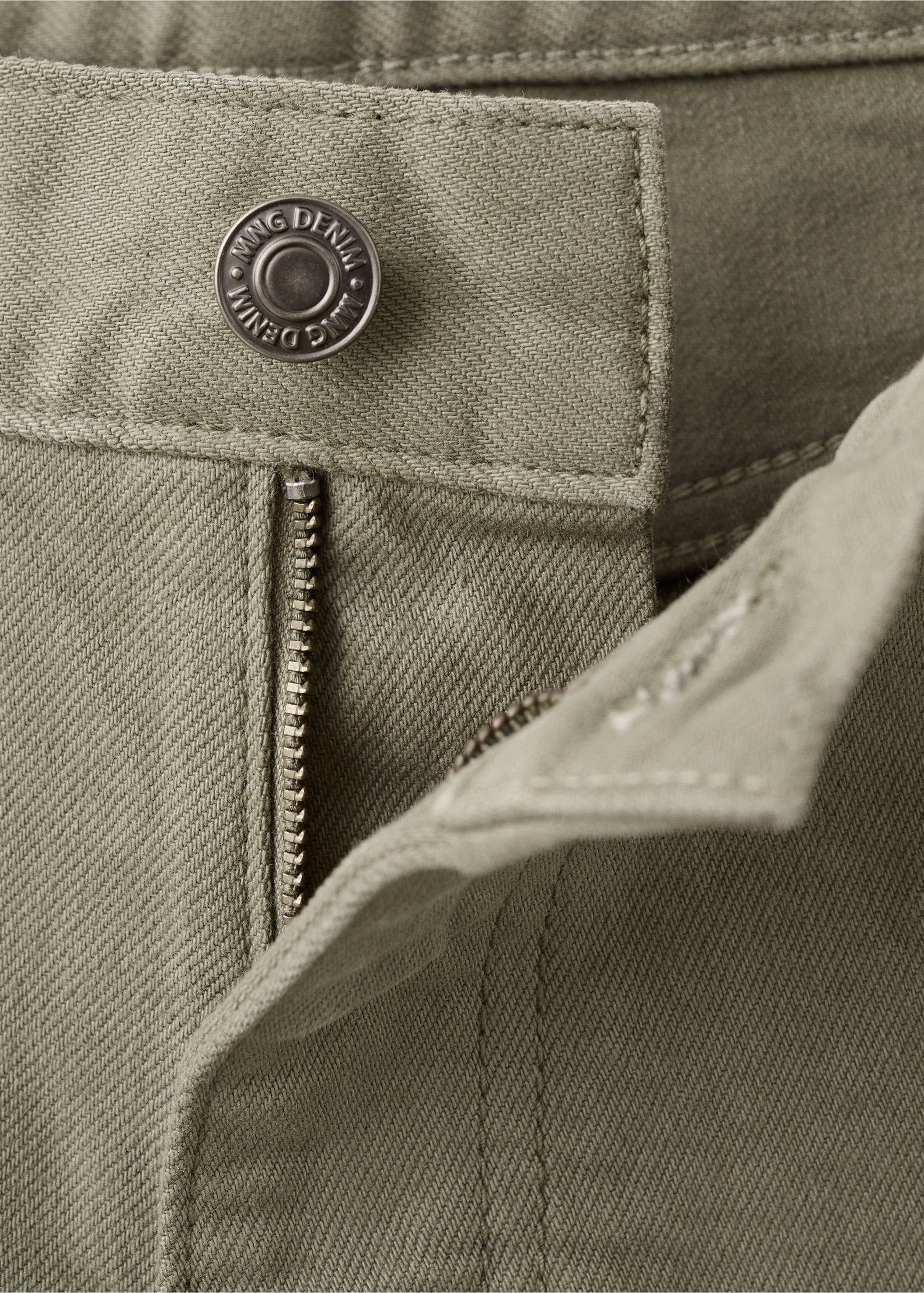 Bermuda en jean slim fit - Détail de l'article 0, Kaki. Ref: 27087894-00.