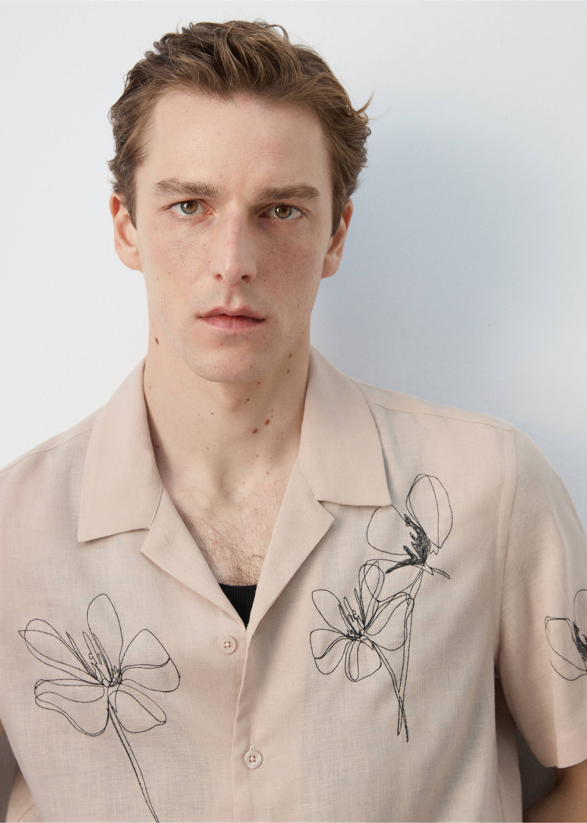 Regular-fit printed shirt - Details of the article 1, Beige. Ref: 27087897-00.