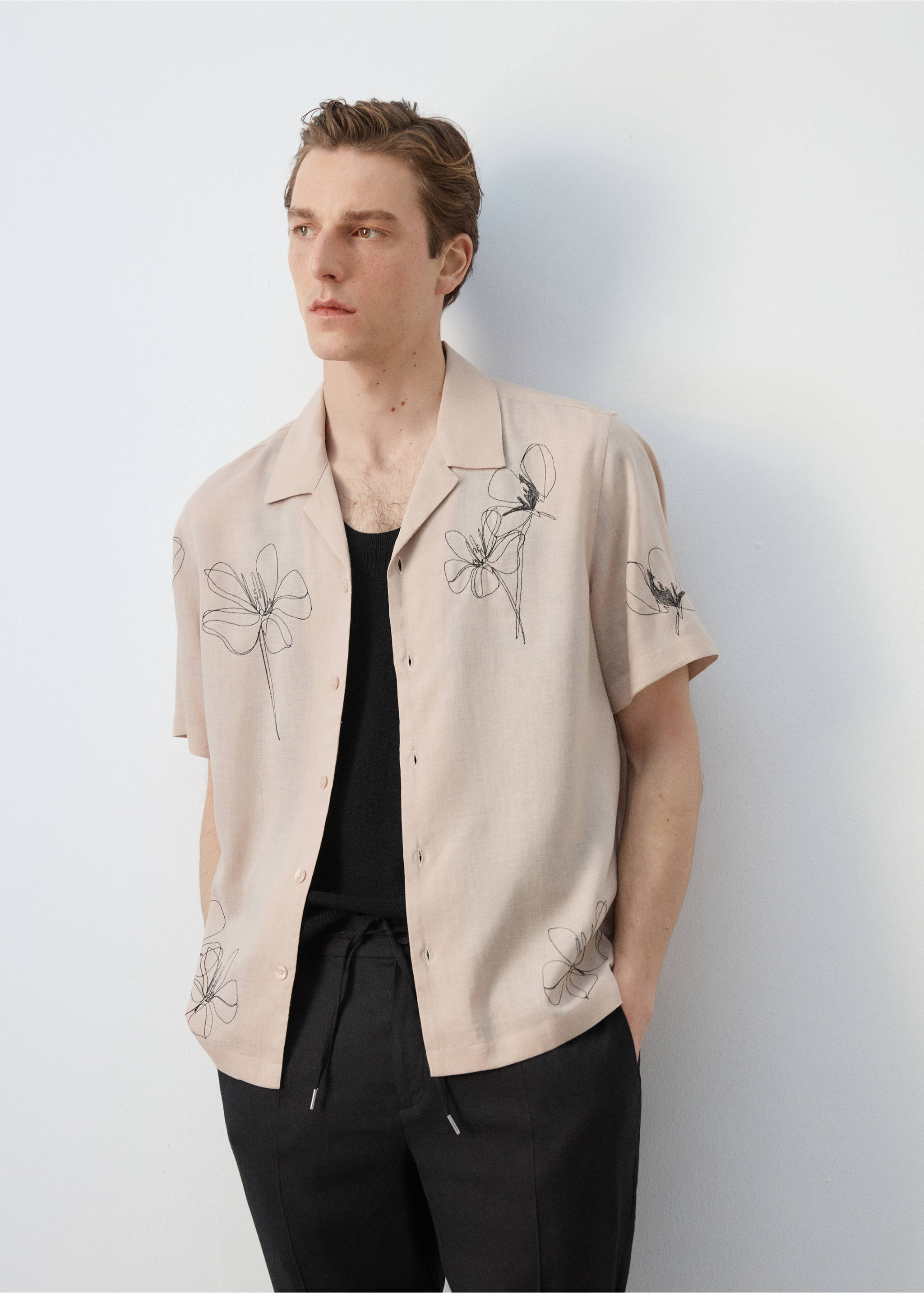 Regular-fit printed shirt - Details of the article 6, Beige. Ref: 27087897-00.