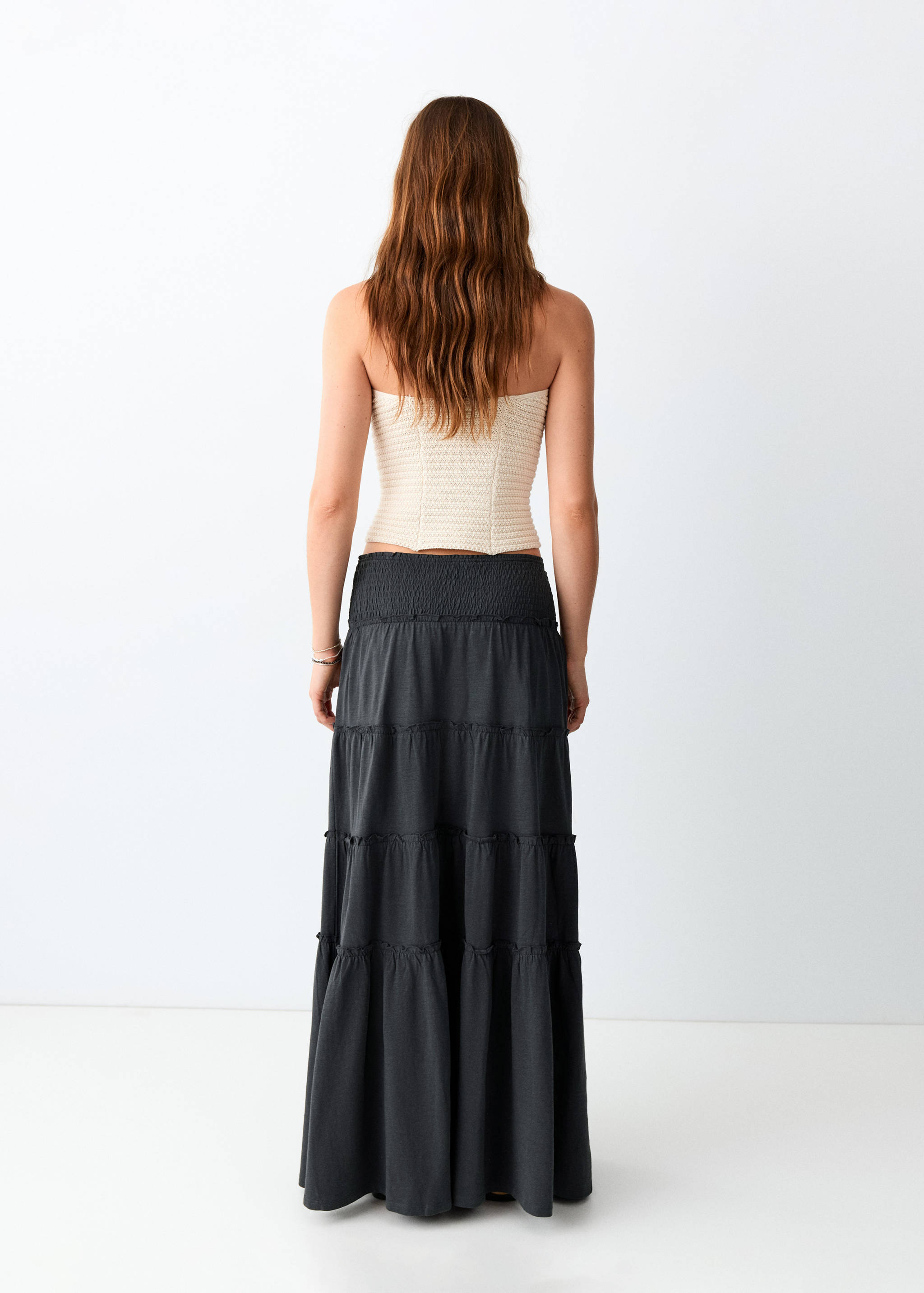 Ruffled flowed skirt - Reverse of the article