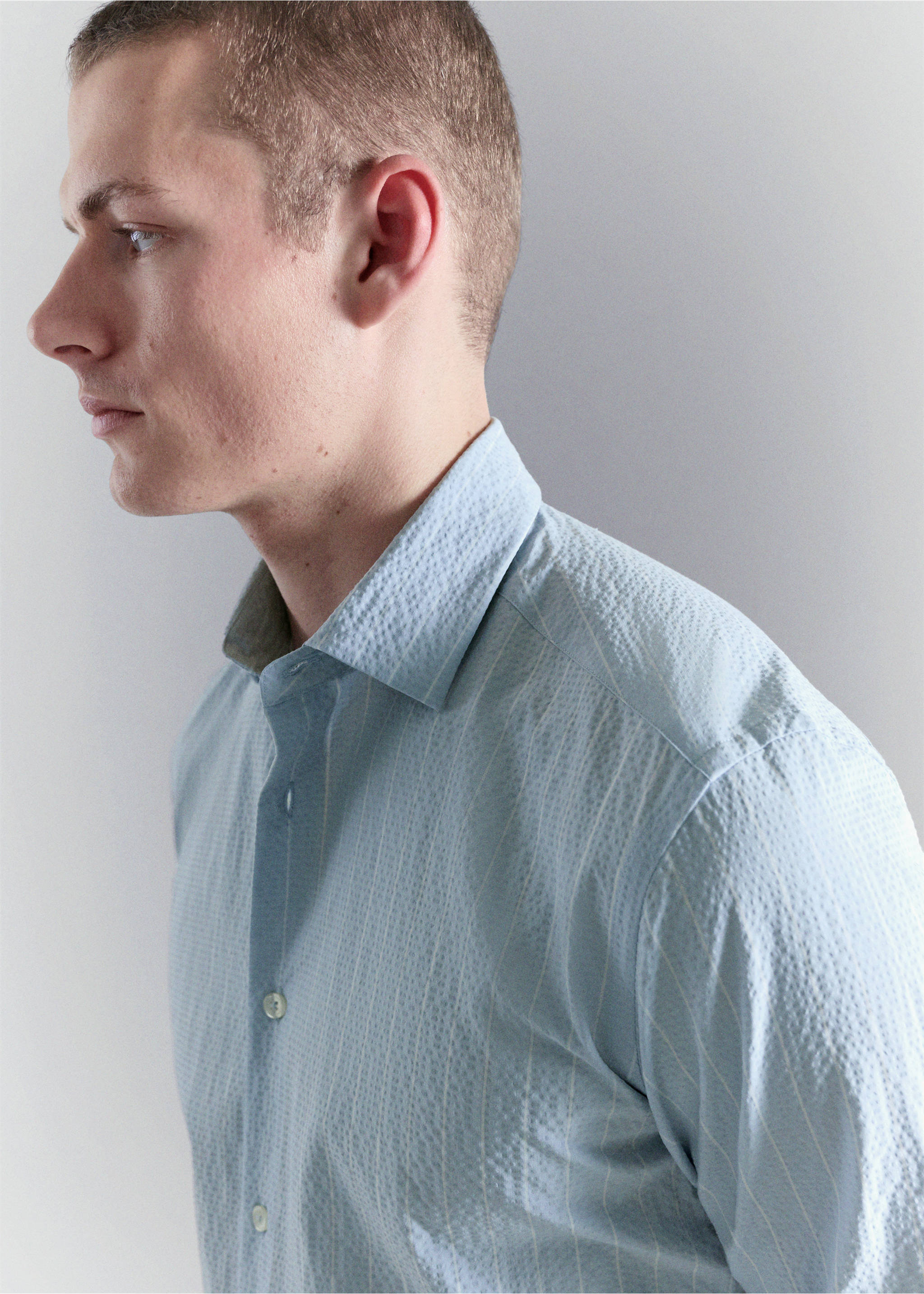 Camisa ratlla diplomàtica efecte arrugat - Detall de l'article 1, Blau cel. Ref: 27087910-00.