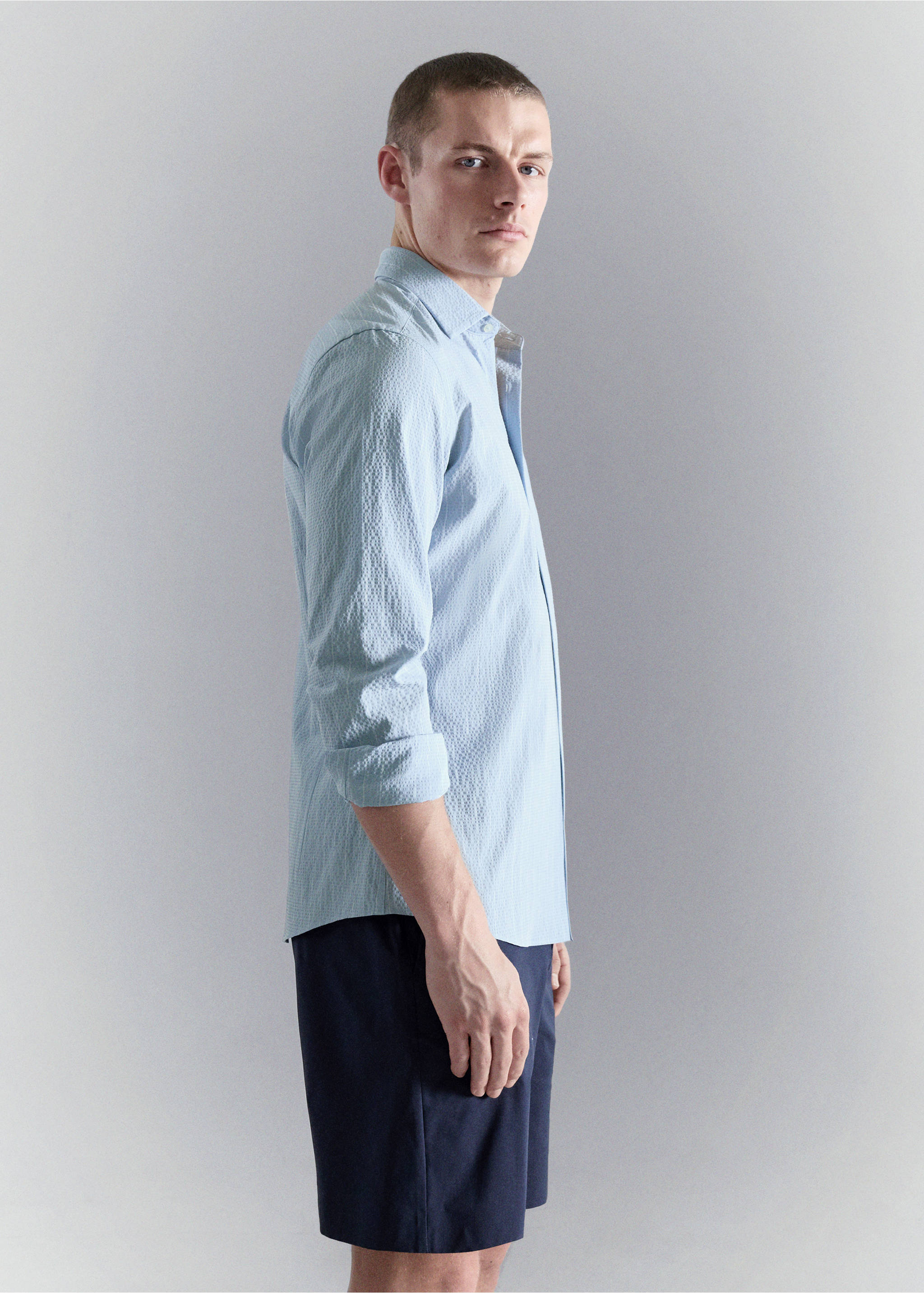 Camisa ratlla diplomàtica efecte arrugat - Detall de l'article 2, Blau cel. Ref: 27087910-00.