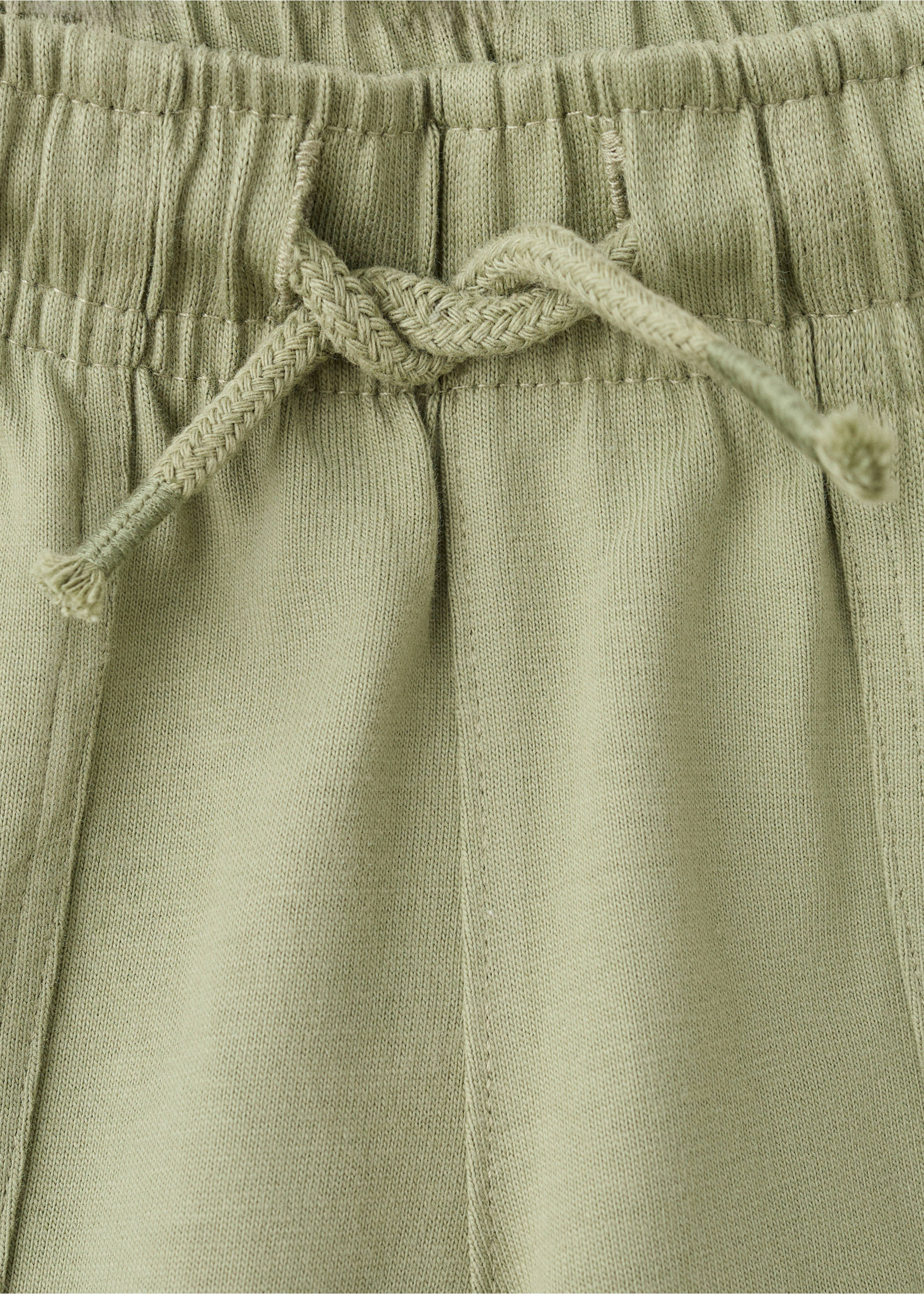 Sport Bermuda shorts - Details of the article 8, Khaki. Ref: 27087911-00.