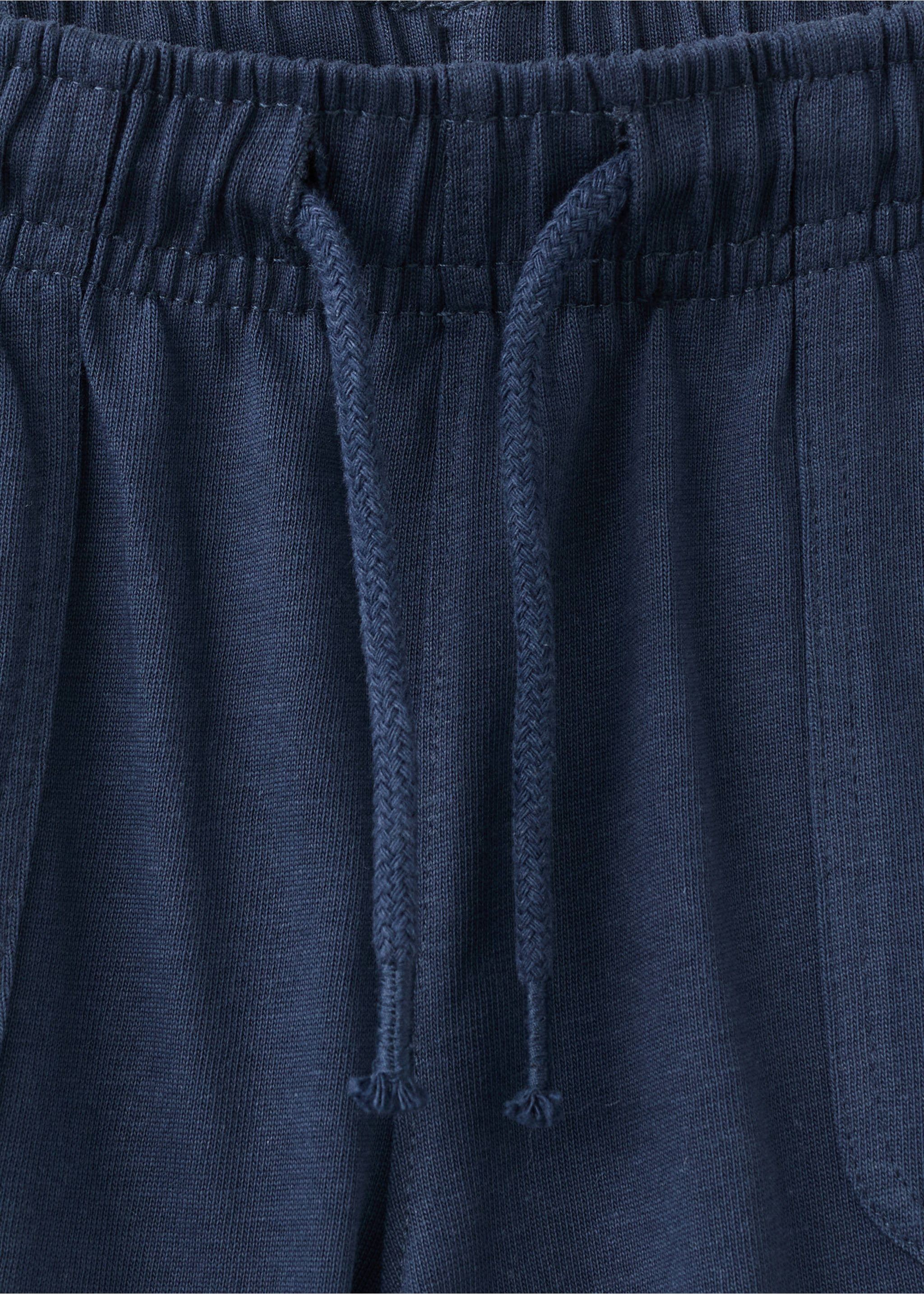 Sport Bermuda shorts - Details of the article 8, Navy. Ref: 27087911-00.