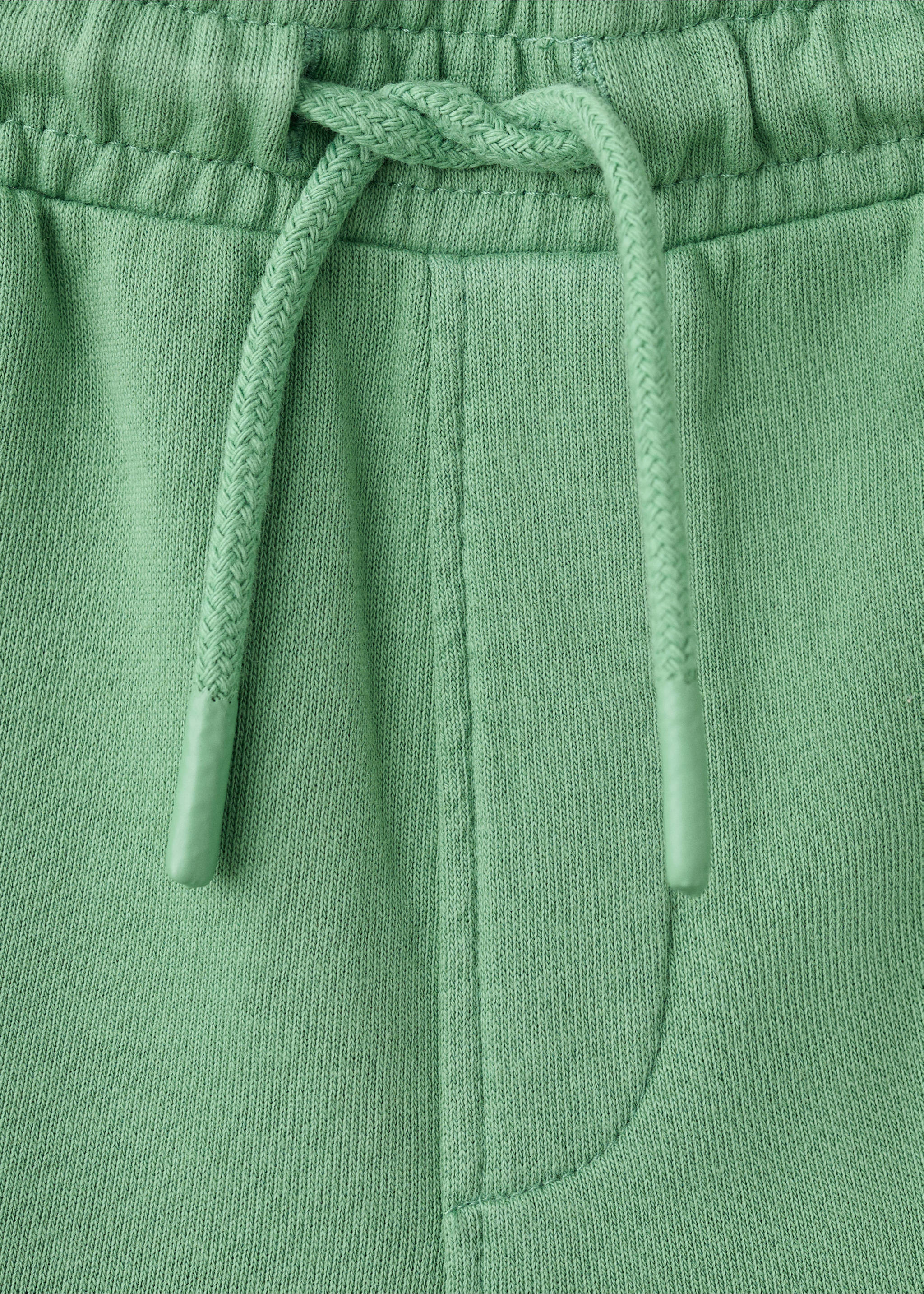 Sport Bermuda shorts - Details of the article 8, Green. Ref: 27087912-00.