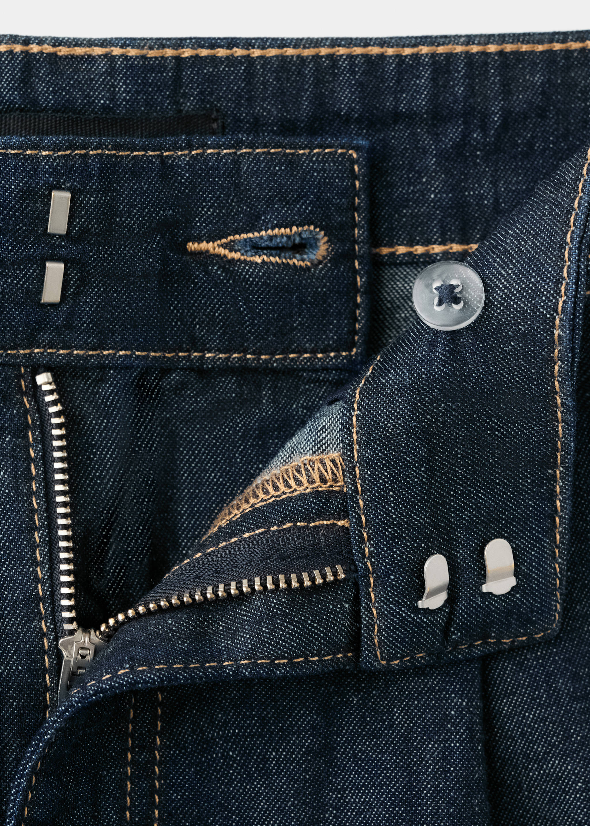 Mid-rise denim bermuda shorts with pleats - Details of the article 0