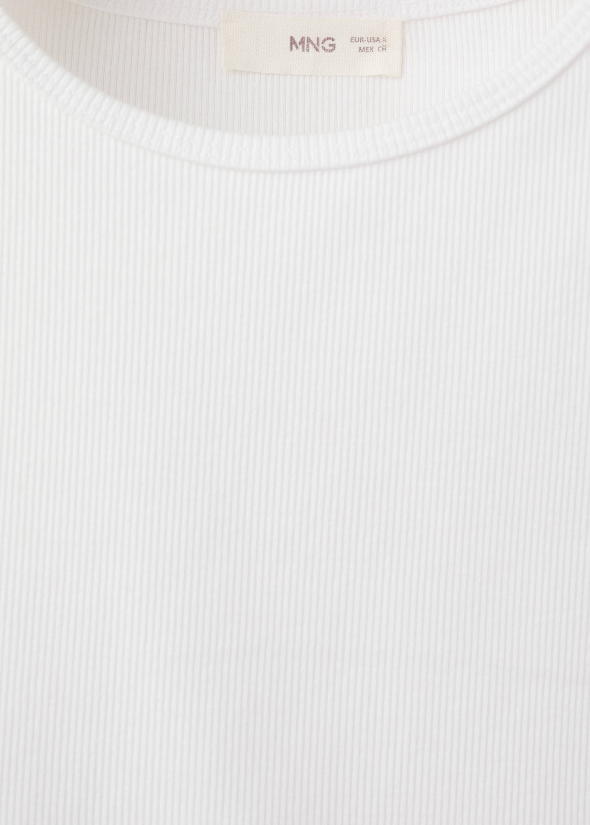 Cotton top with embroidered details - Details of the article 0