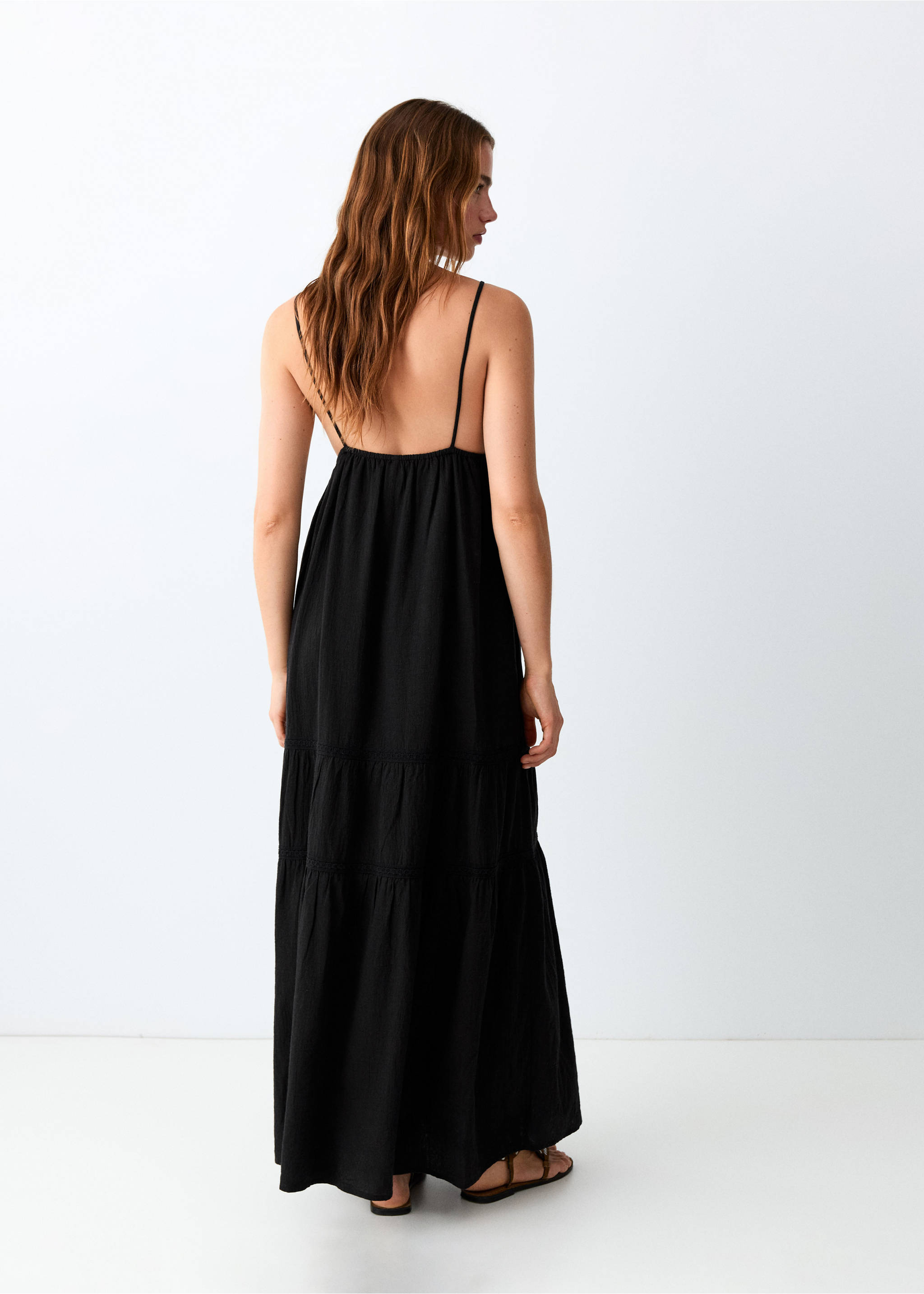 Long dress with embroidered details - Reverse of the article, Black. Ref: 27087939-00.