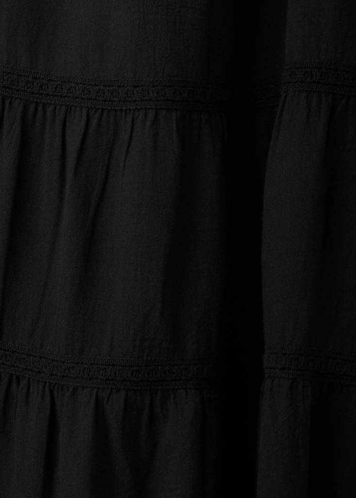 Long dress with embroidered details — Black