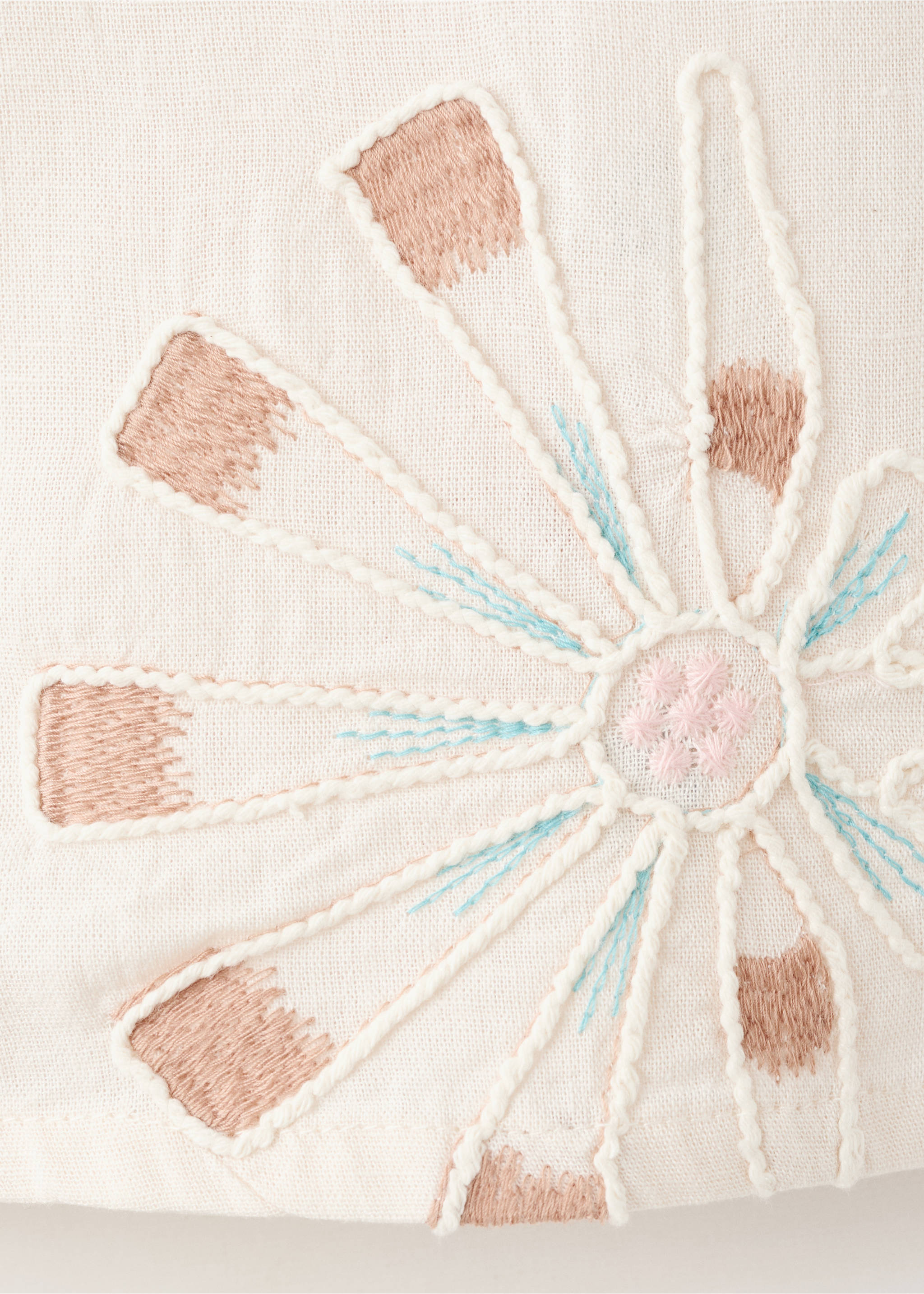 Embroidered details blouse - Details of the article 0, Ecru. Ref: 27088269-00.