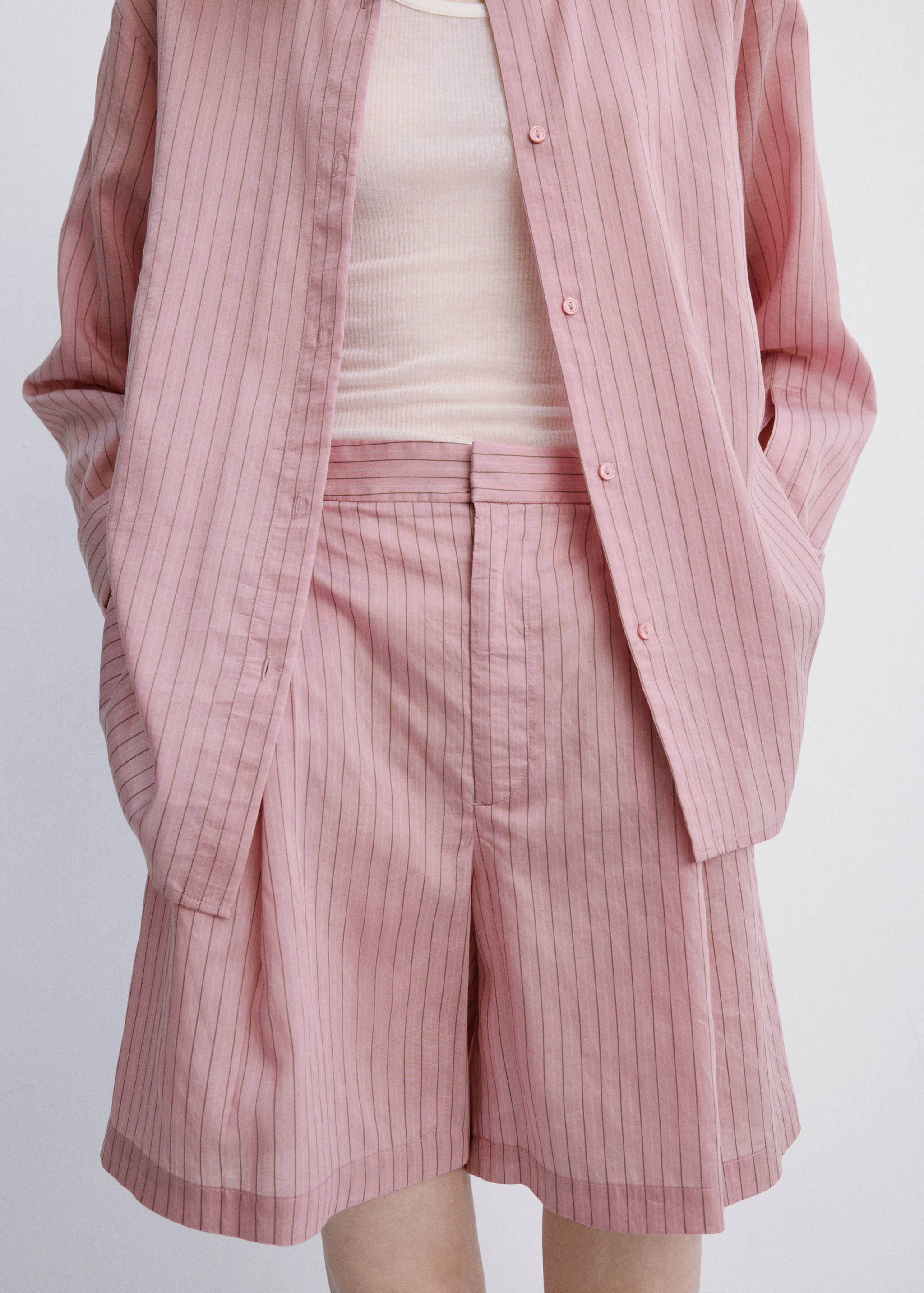 Pinstripe straight Bermudas - Medium plane