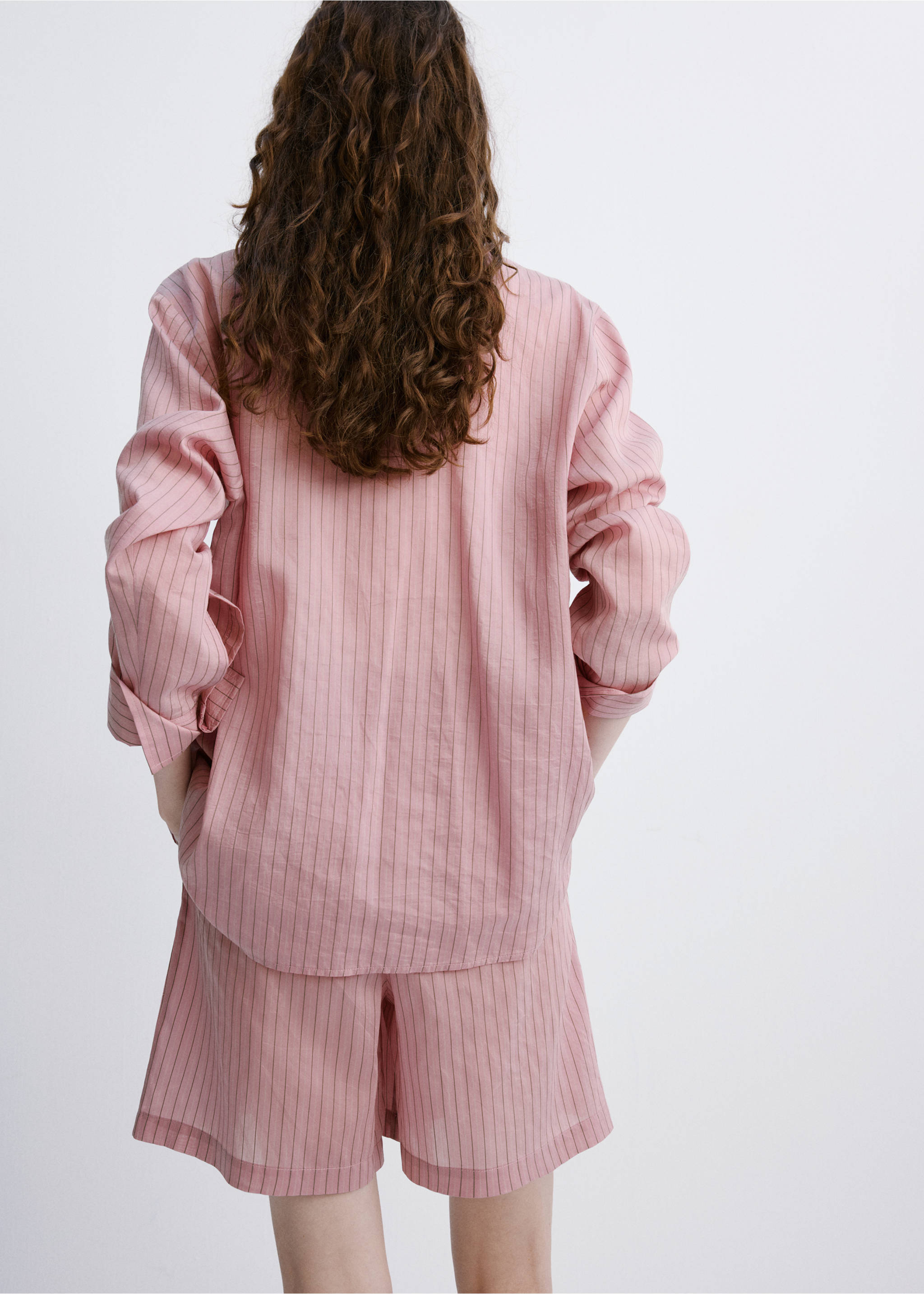 Pinstripe straight Bermudas - Reverse of the article, Pastel Pink. Ref: 27088274-00.