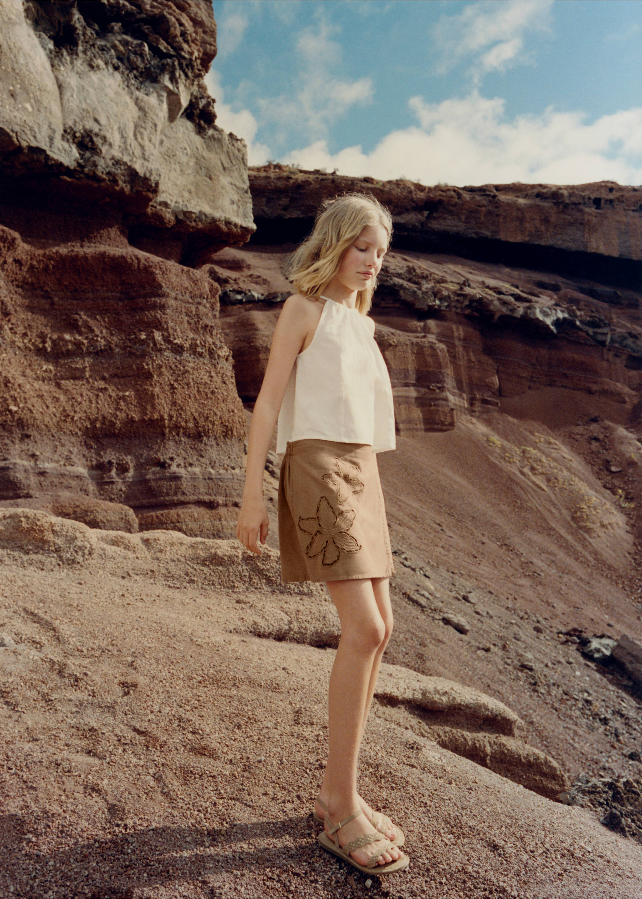 Falda flores bordadas - Detalle del artículo 5, Marrón. Ref: 27088663-00.